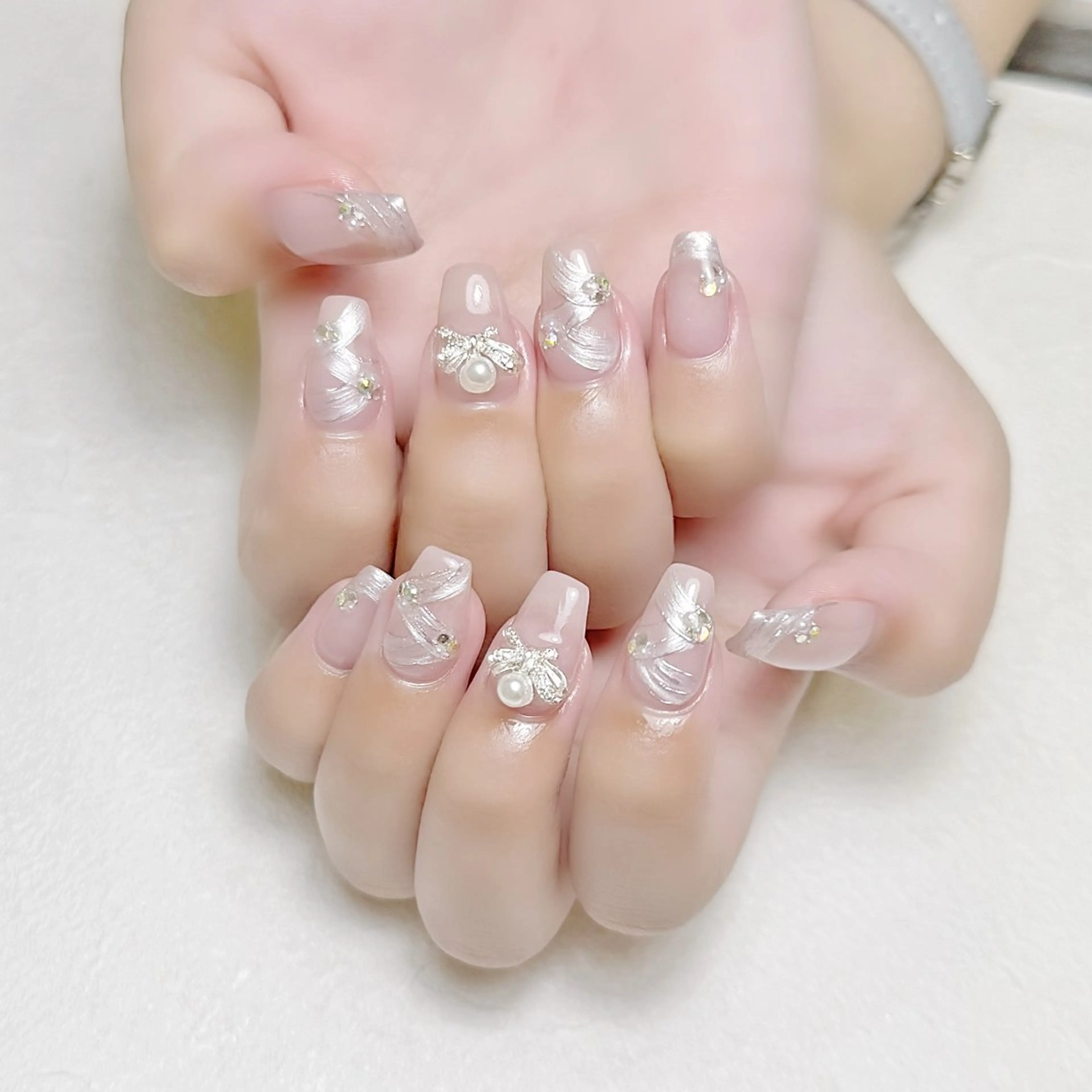 ネイル フレンチネイル リボン rouse nail RISATOのネイルデザイン