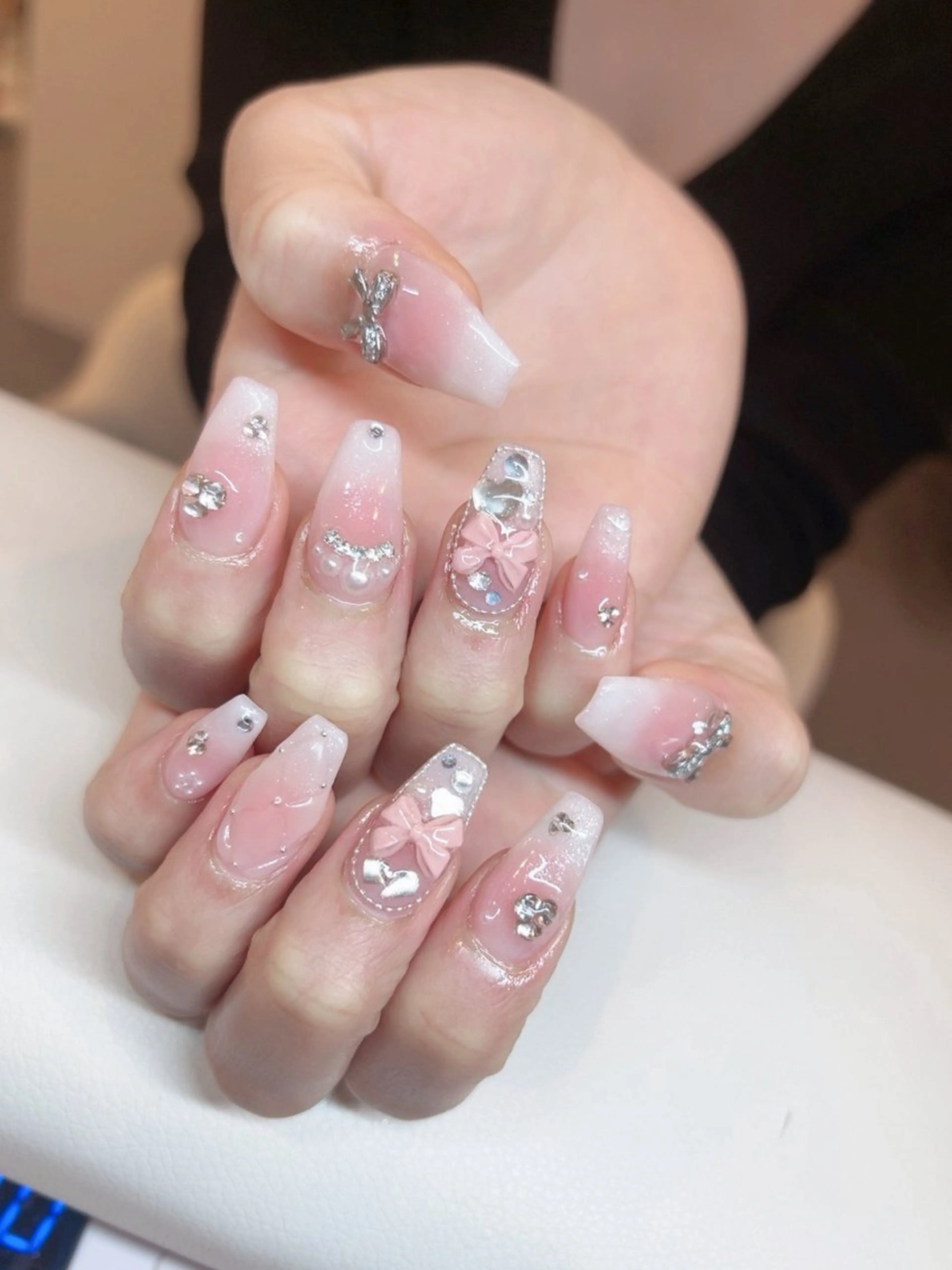 ネイル グラデーション キラキラネイル ピンク 春ネイル ワンホンネイル ハンドネイル RUBY Nail 日暮里店のネイルデザイン