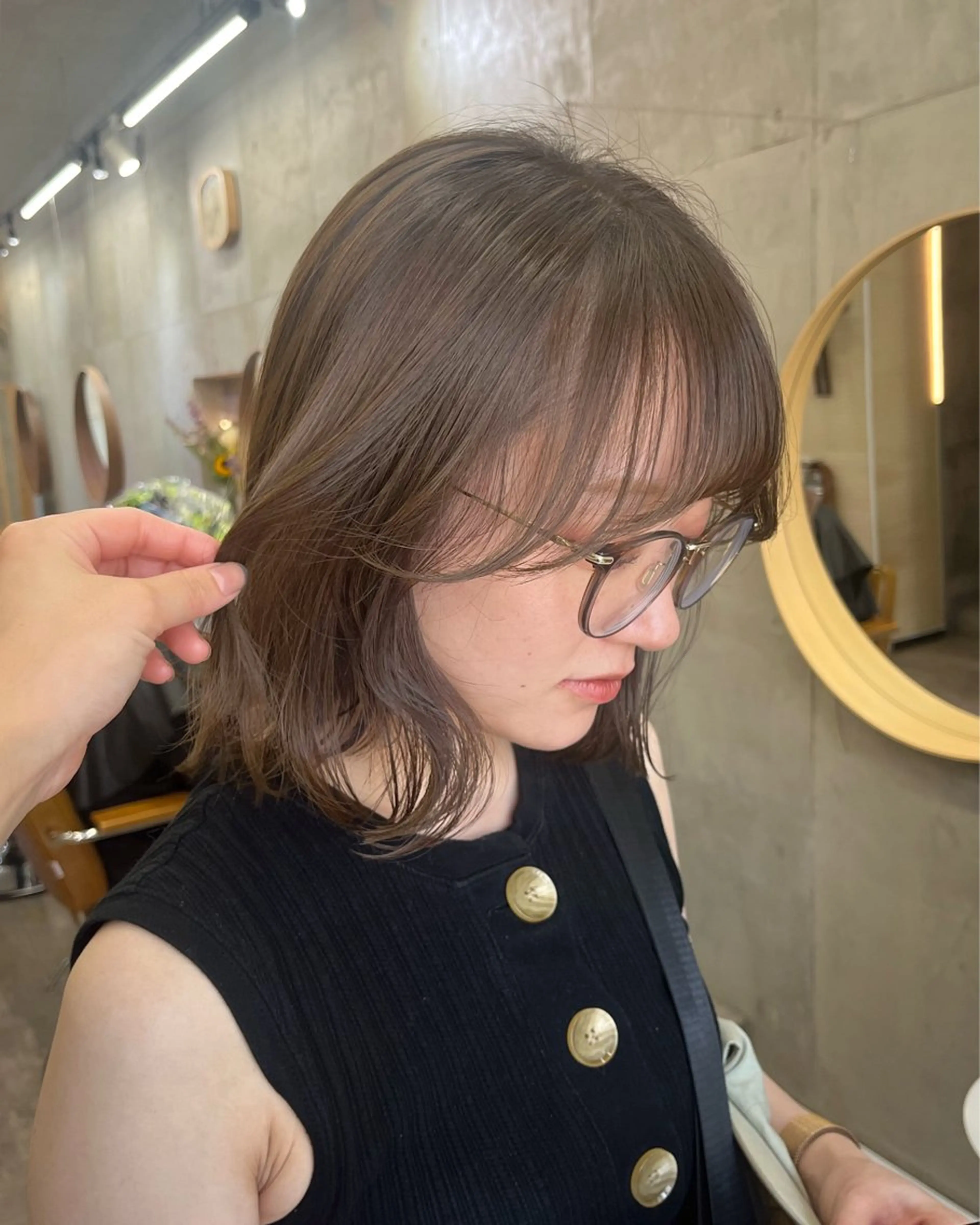ミディアム 顔周りカット ヘアカラー SALT WATER所属・🫐 𝐌𝐚𝐨 🫐似合わせcutのヘアスタイル