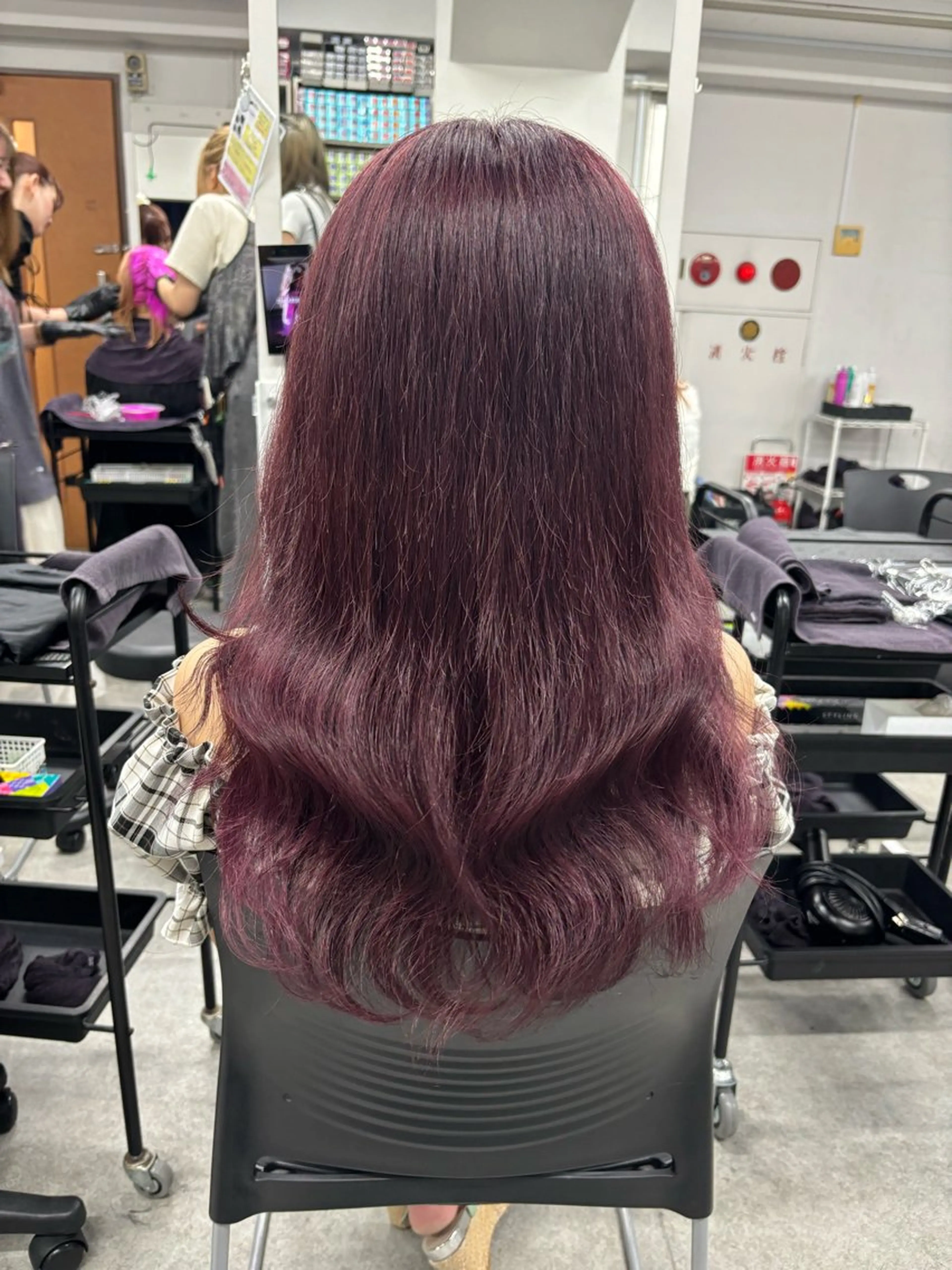 セミロング フェザーパーマ職人 🪽yutoのヘアスタイル