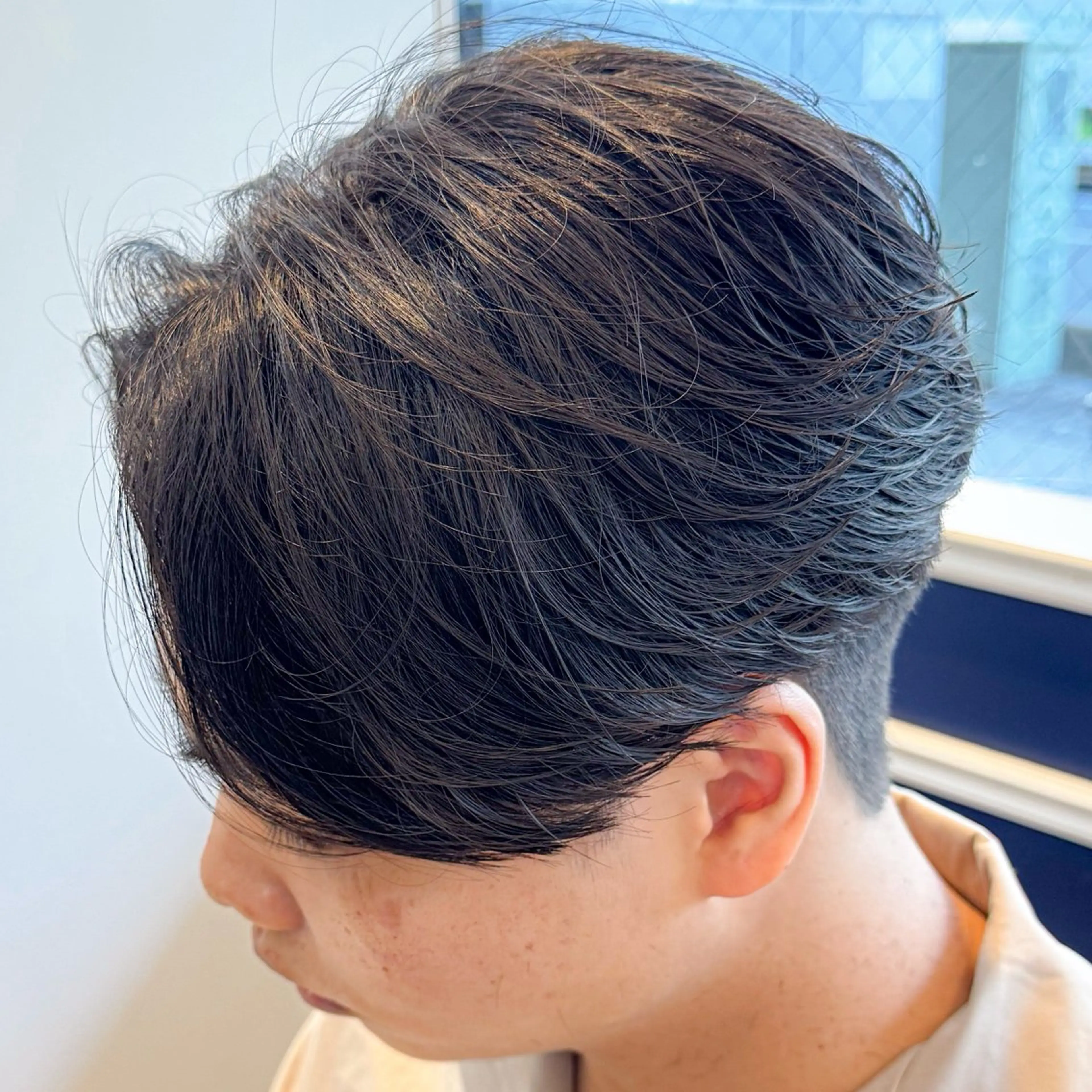 ショート パーマ メンズ メンズパーマ ニュアンスパーマ カット パーマ 吉田 新平のヘアスタイル