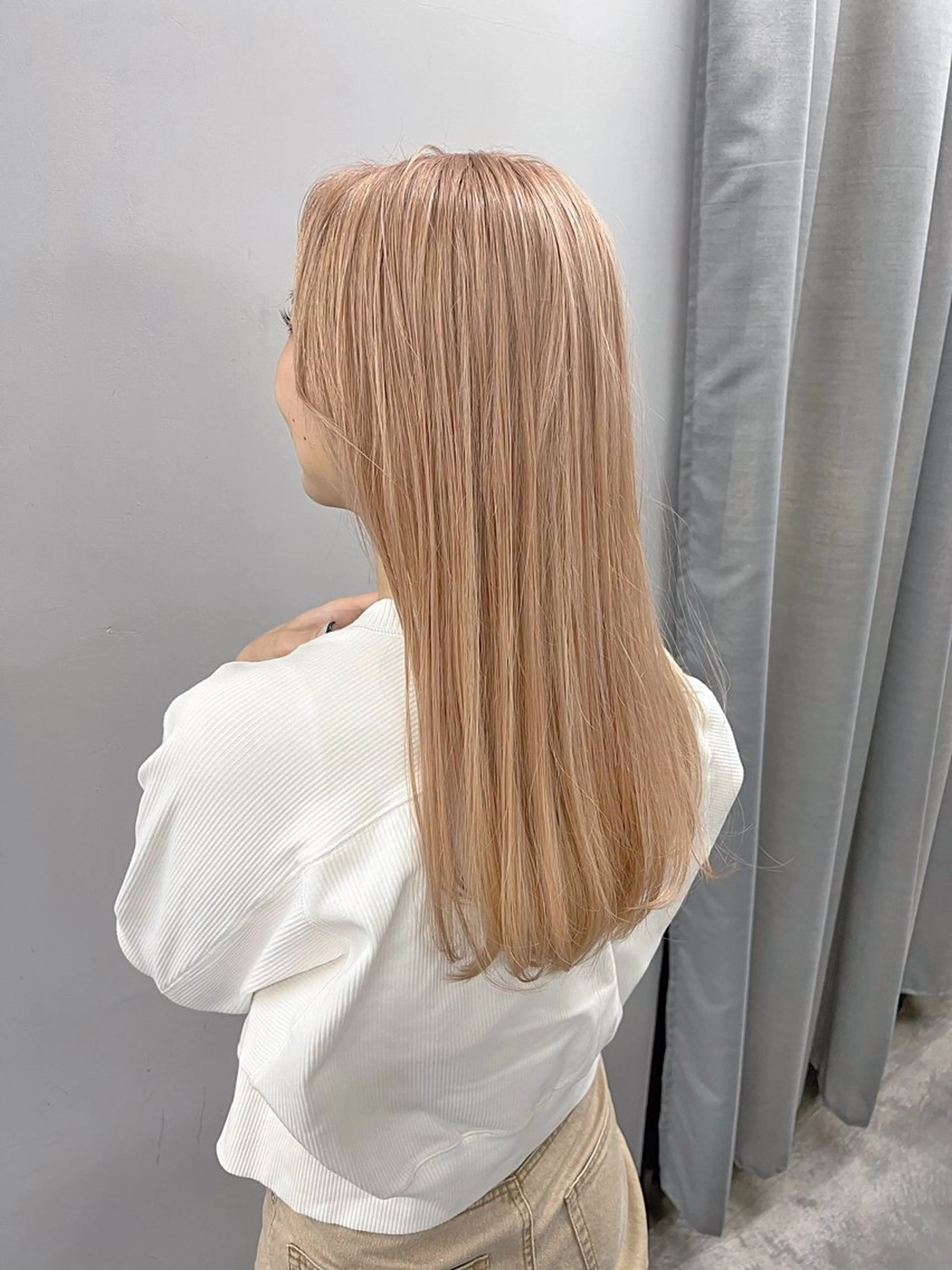 ロング カラー ベージュカラー カット ヘアカラー トリートメント 【痛くないブリーチ】 野村友大のヘアスタイル