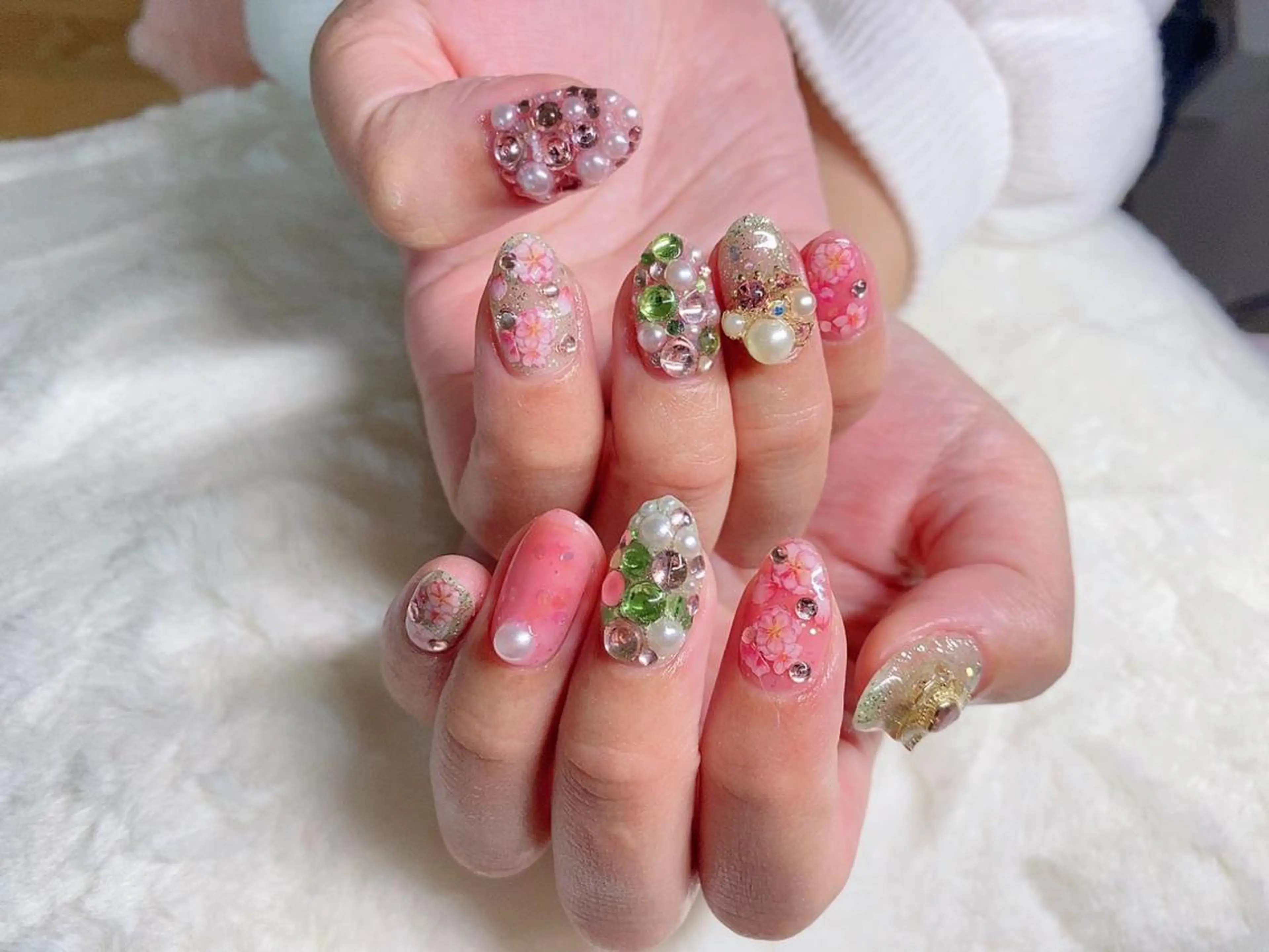 カラー ネイル NANAKO 🌼のネイルデザイン