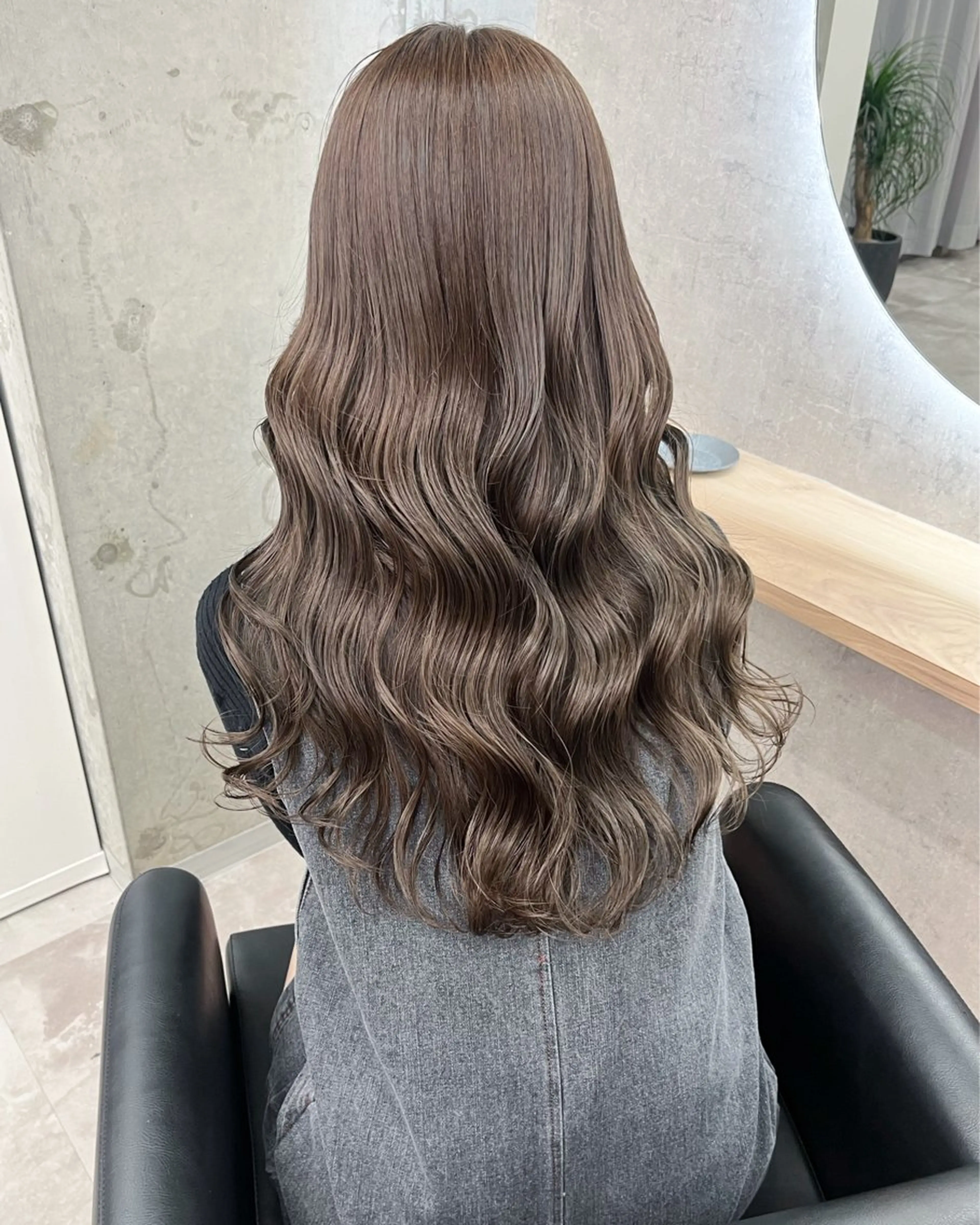 ロング 🩷Yui🩷 大人可愛い艶カラーのヘアスタイル