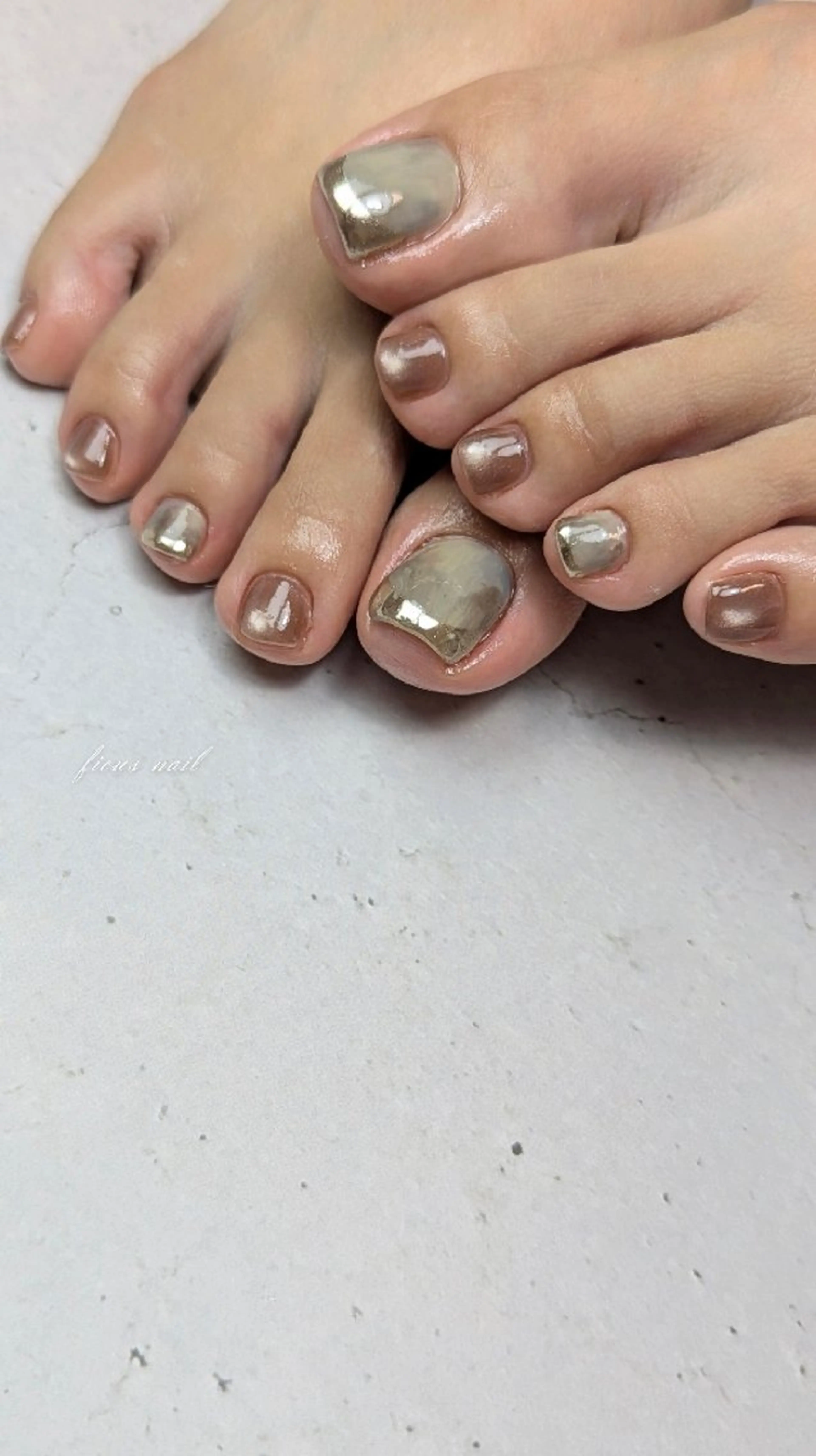 ネイル ブラウン フットネイル フレンチネイル マグネットネイル ミラーネイル フットネイル ficus nailのネイルデザイン