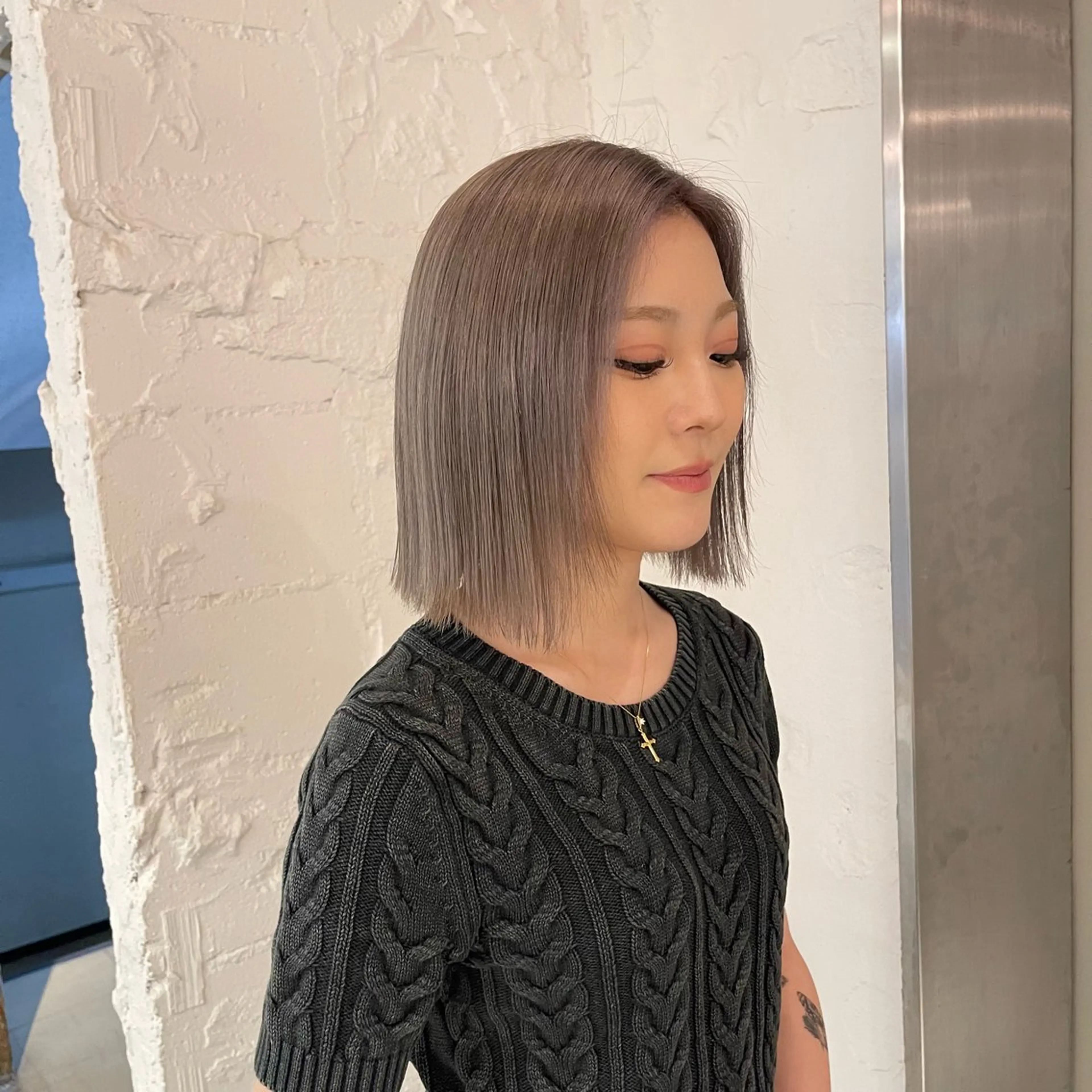 ショート カラー ブリーチ ヘアカラー トリートメント lunty miichiのヘアスタイル