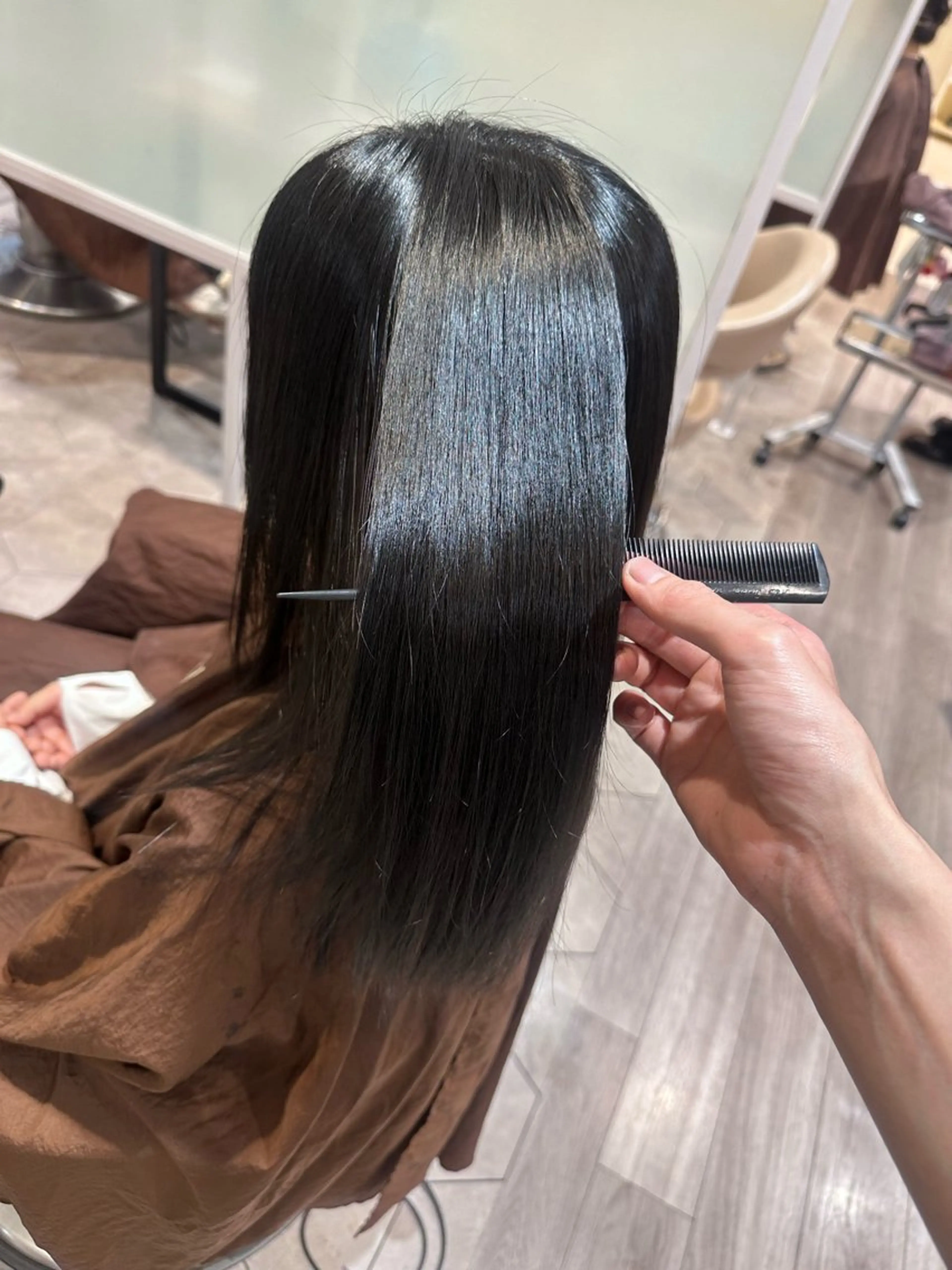 セミロング カット 縮毛矯正 トリートメント アースセンター南所属・大引 優のヘアスタイル