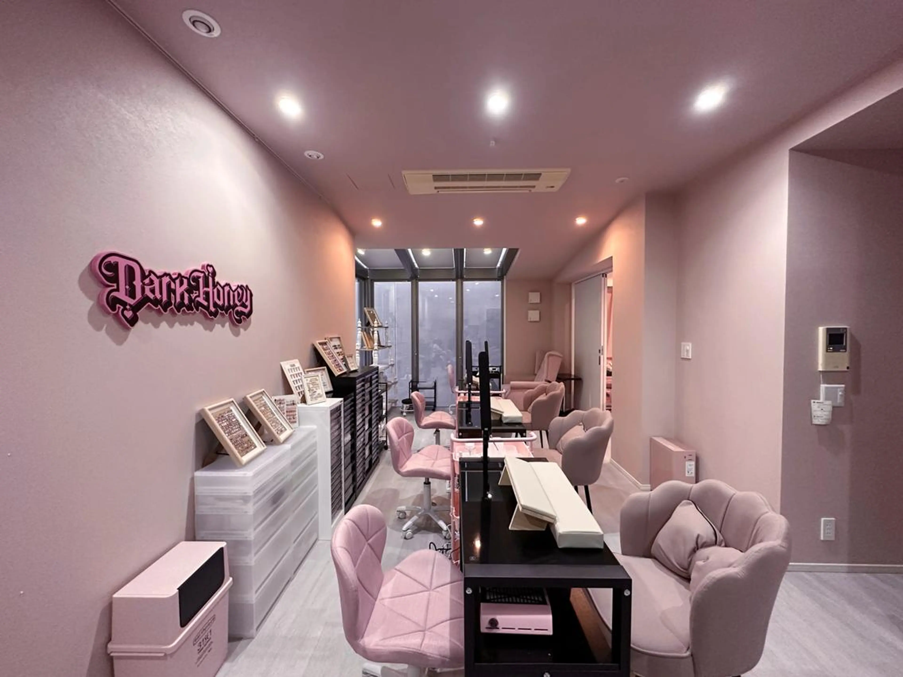 ネイル Dark Honey nozomiのネイルデザイン