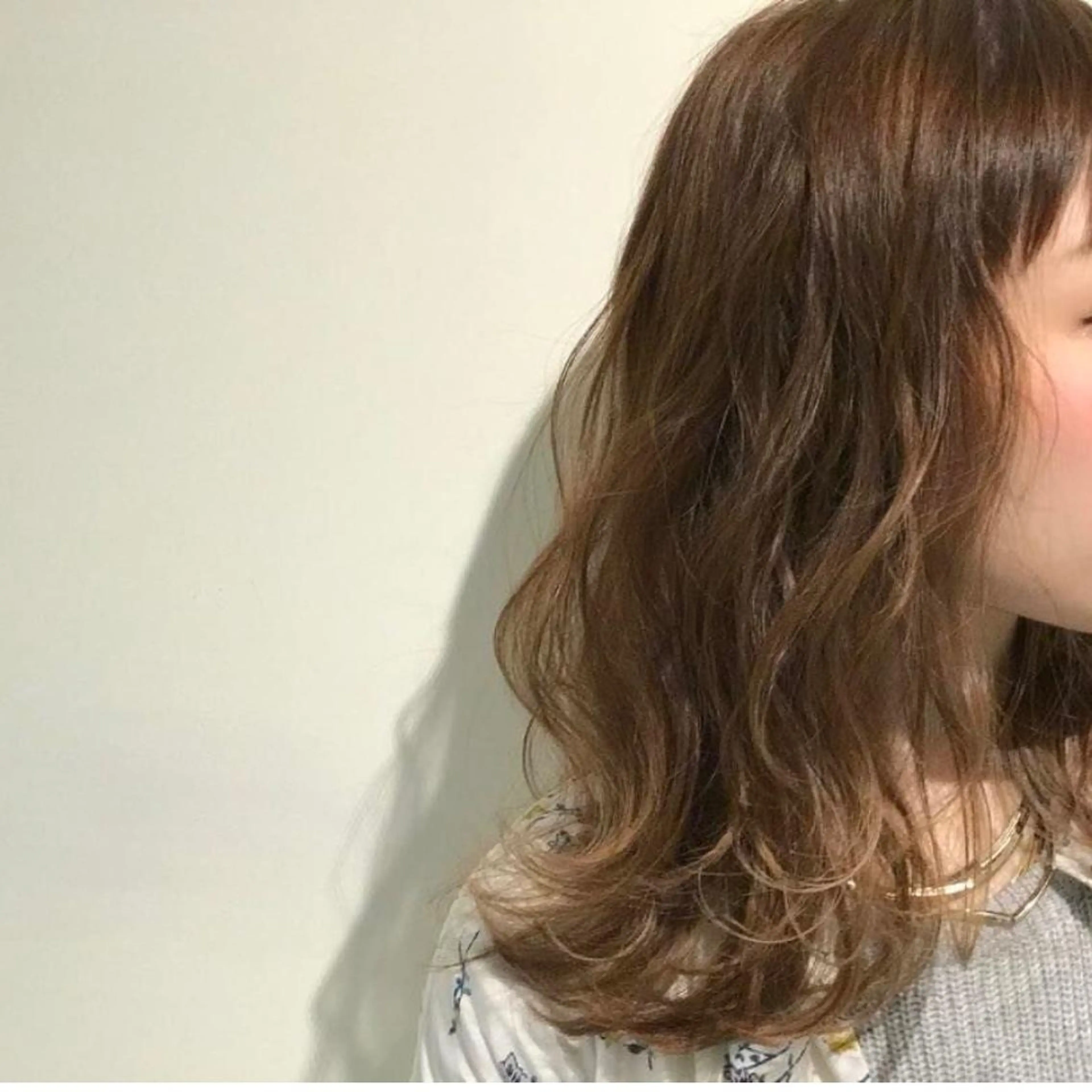 ミディアム カラー パーマ ハイライトカラー ハイライト FRAME+spa&hair roomなんば駅前店所属・🌸MAYU🌸 ハイトーン➕レイヤーのヘアスタイル