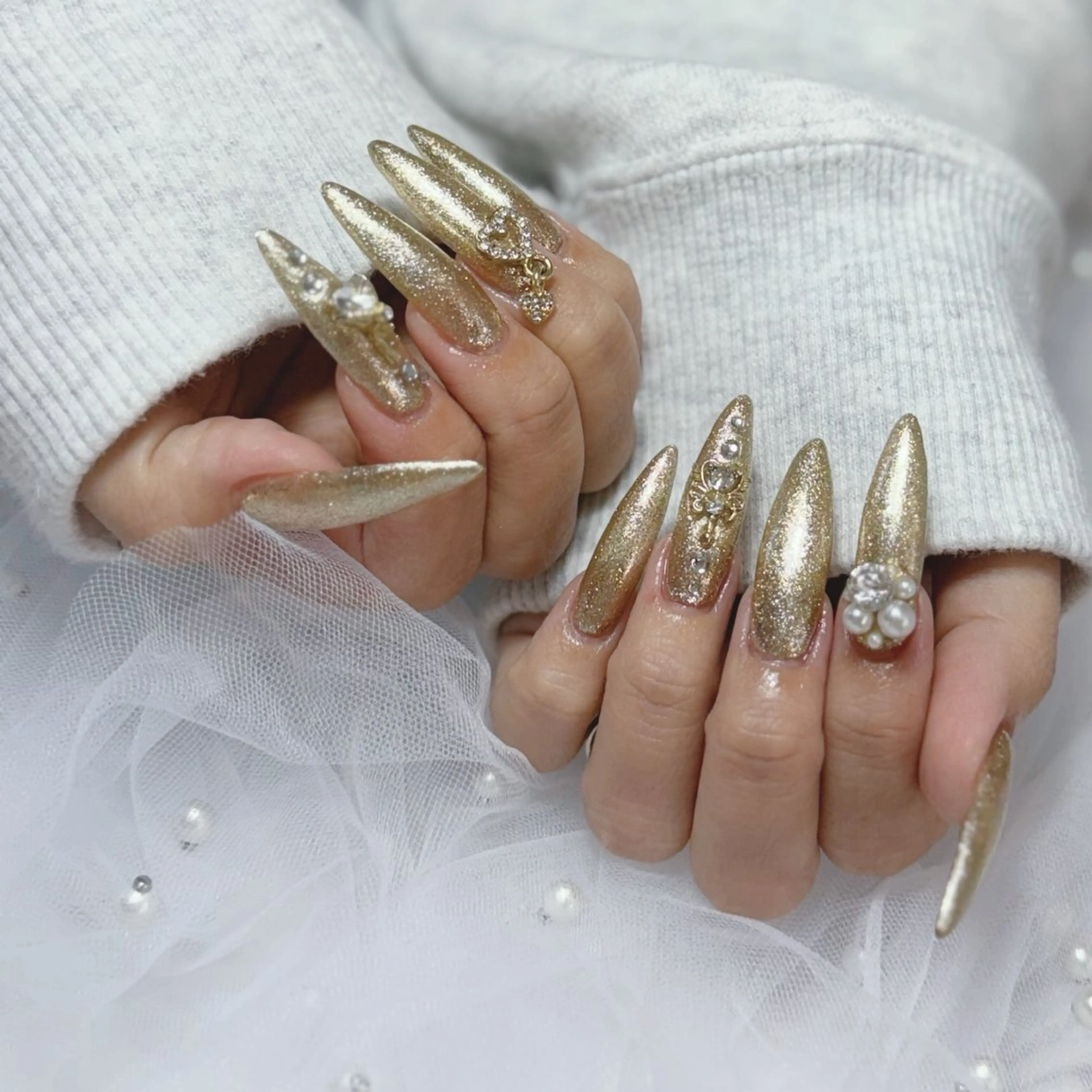 ネイル ゴールド ロングネイル ハンドネイル L'ino nailのネイルデザイン