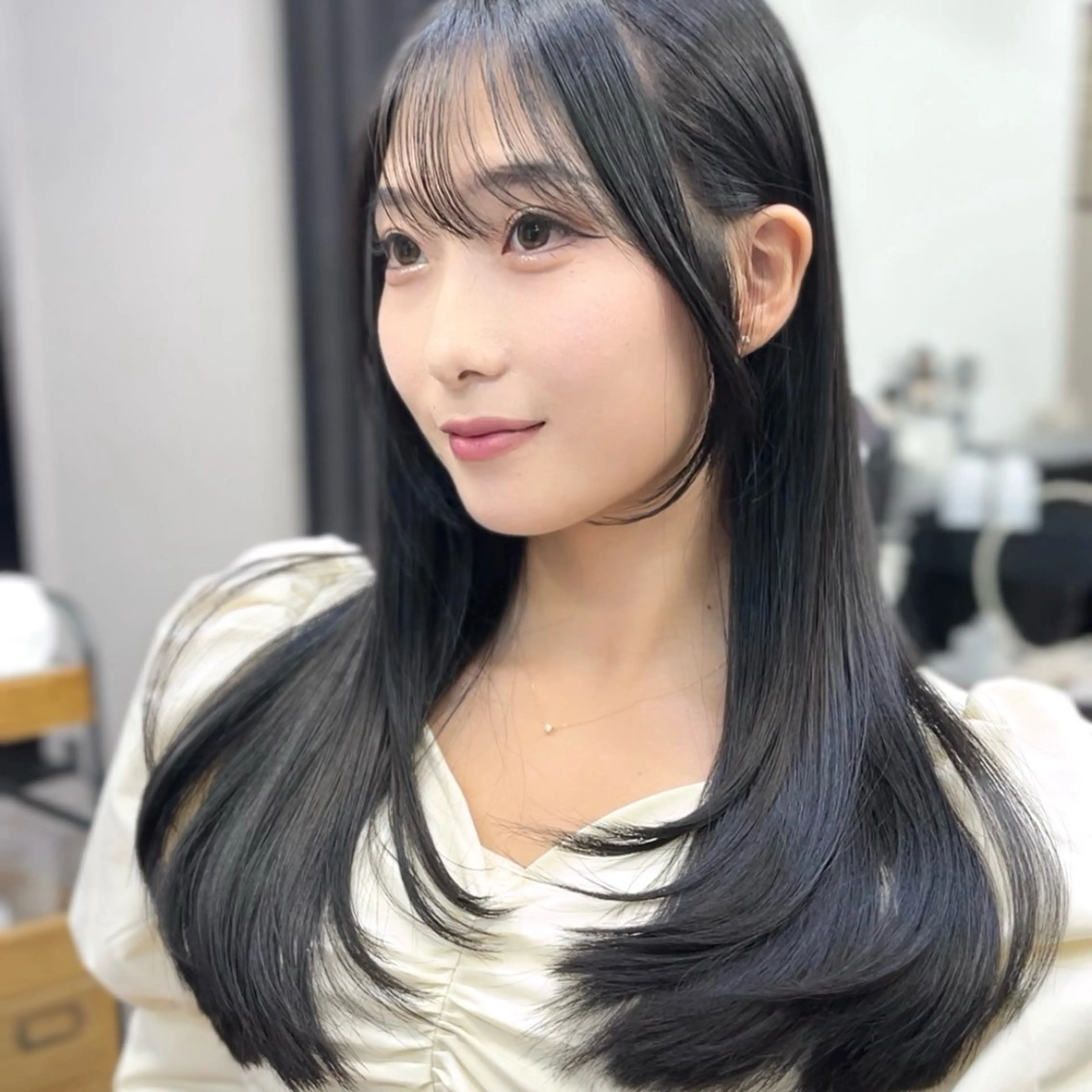 カット＋ブリーチ無しで作る韓国風艶カラー🇰🇷の写真