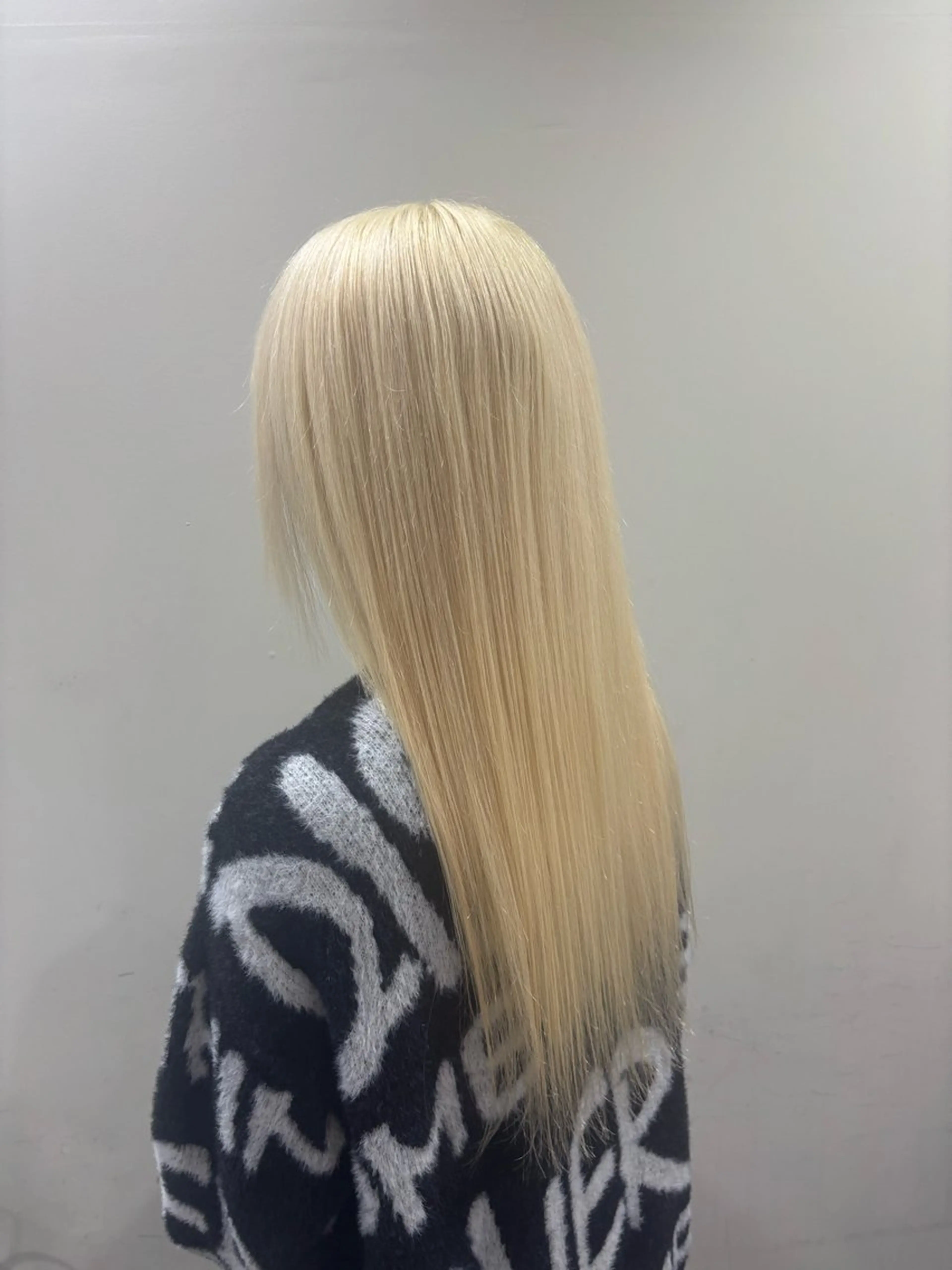 ロング カラー ヘアカラー トリートメント ヘッドスパ ブリーチ予約率90% 以上✨森山陽向のヘアスタイル