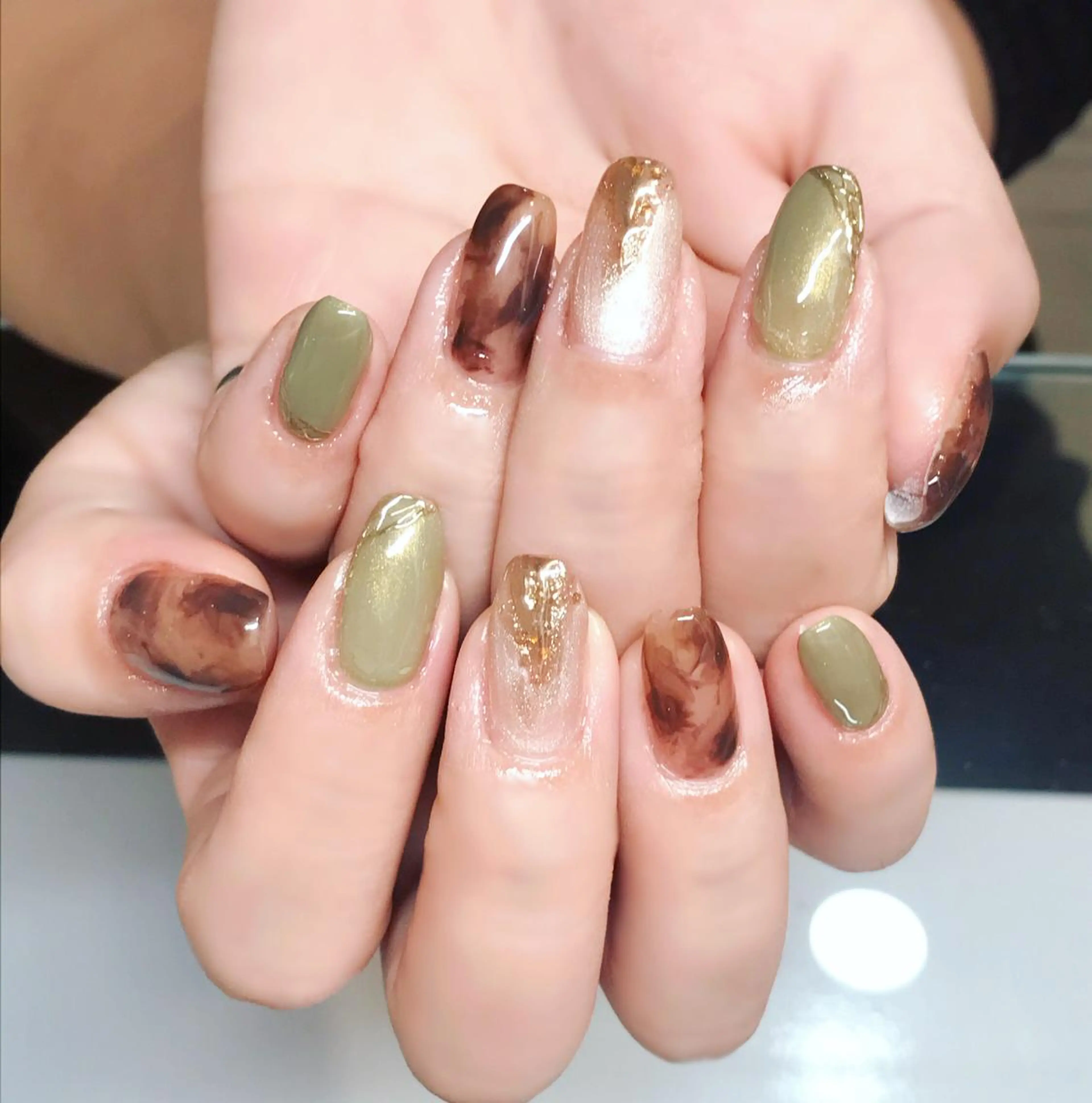 ネイル べっ甲ネイル ジェルネイル ゴールド ニュアンスネイル Nyanco Nailのネイルデザイン