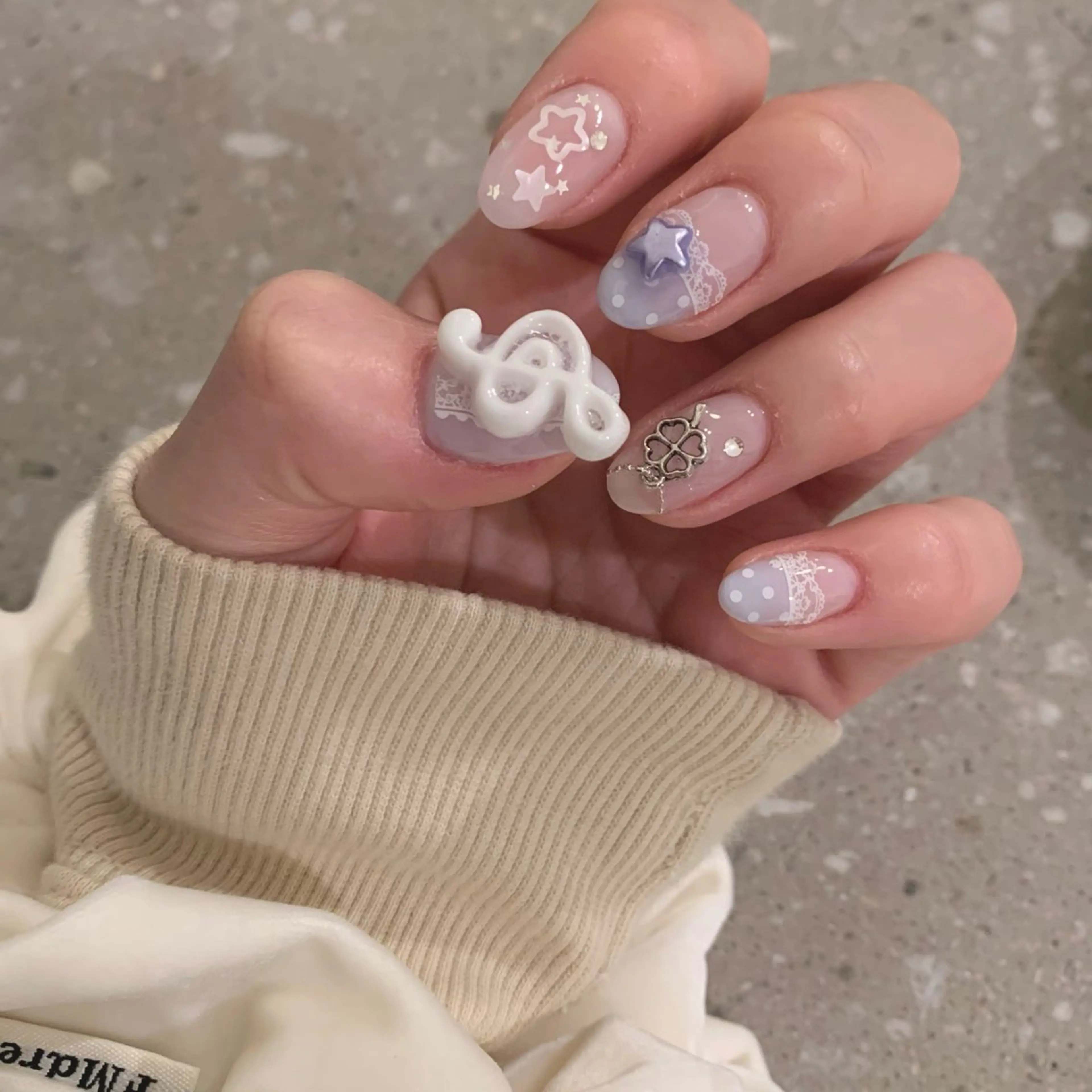 ネイル ハンドネイル share salon RURU所属・⭐︎ hiyoriのネイルデザイン