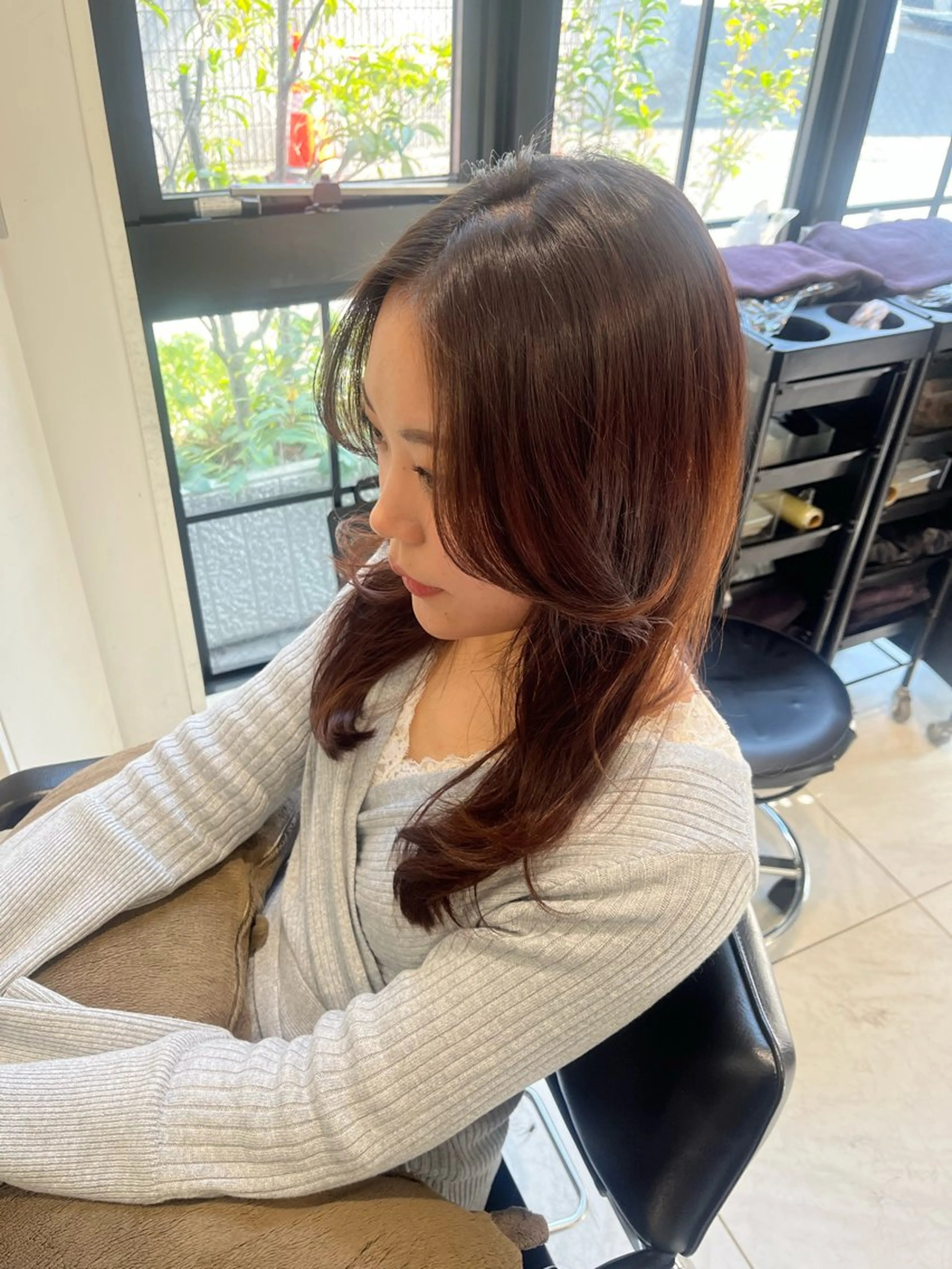 セミロング ナミ🩶暗髪/暖色 ❤️/透明感/縮毛のヘアスタイル