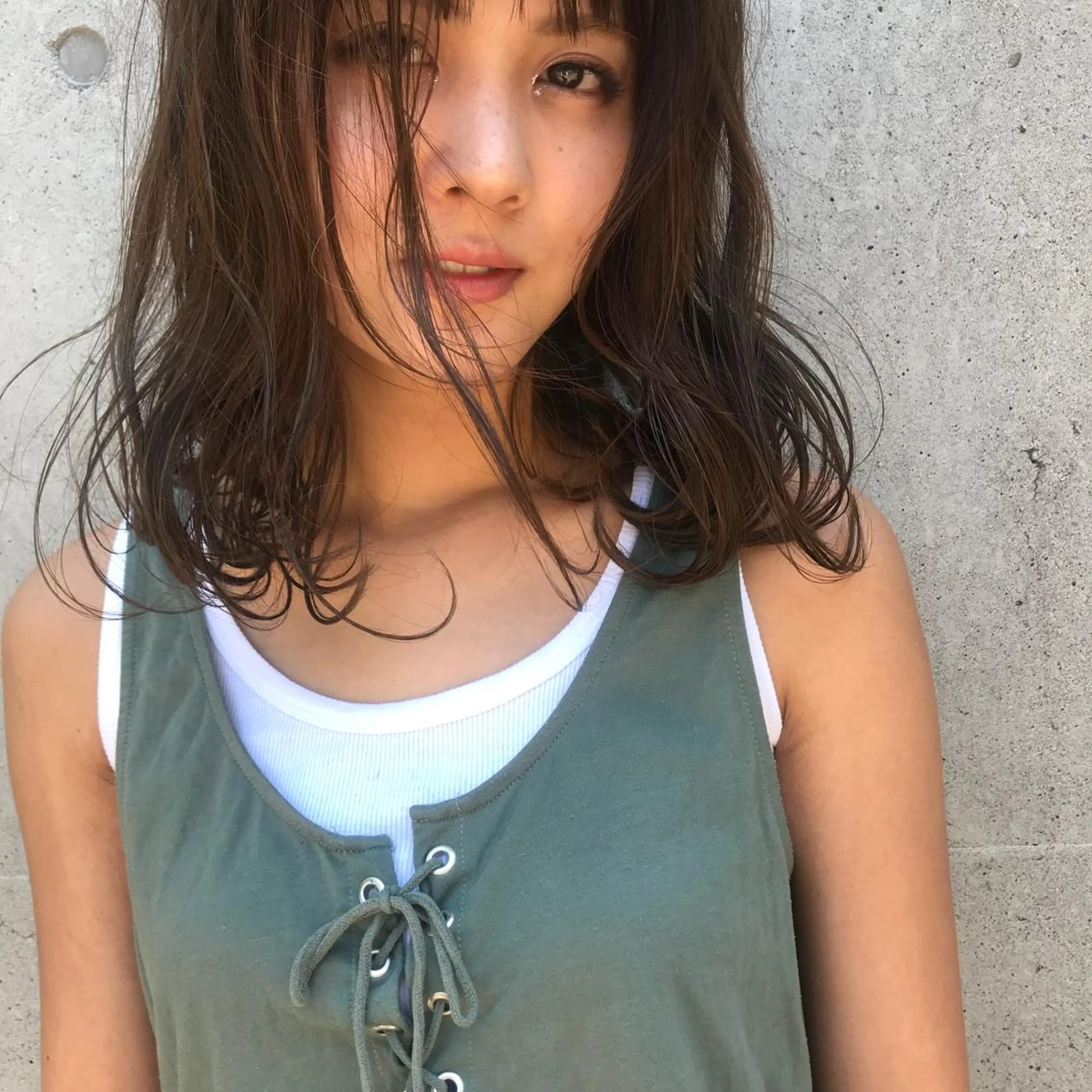 ミディアム カラー ベージュカラー ハイライトカラー ハイライト 柔らかブラウン/顔周 りレイヤー♡ユウシのヘアスタイル