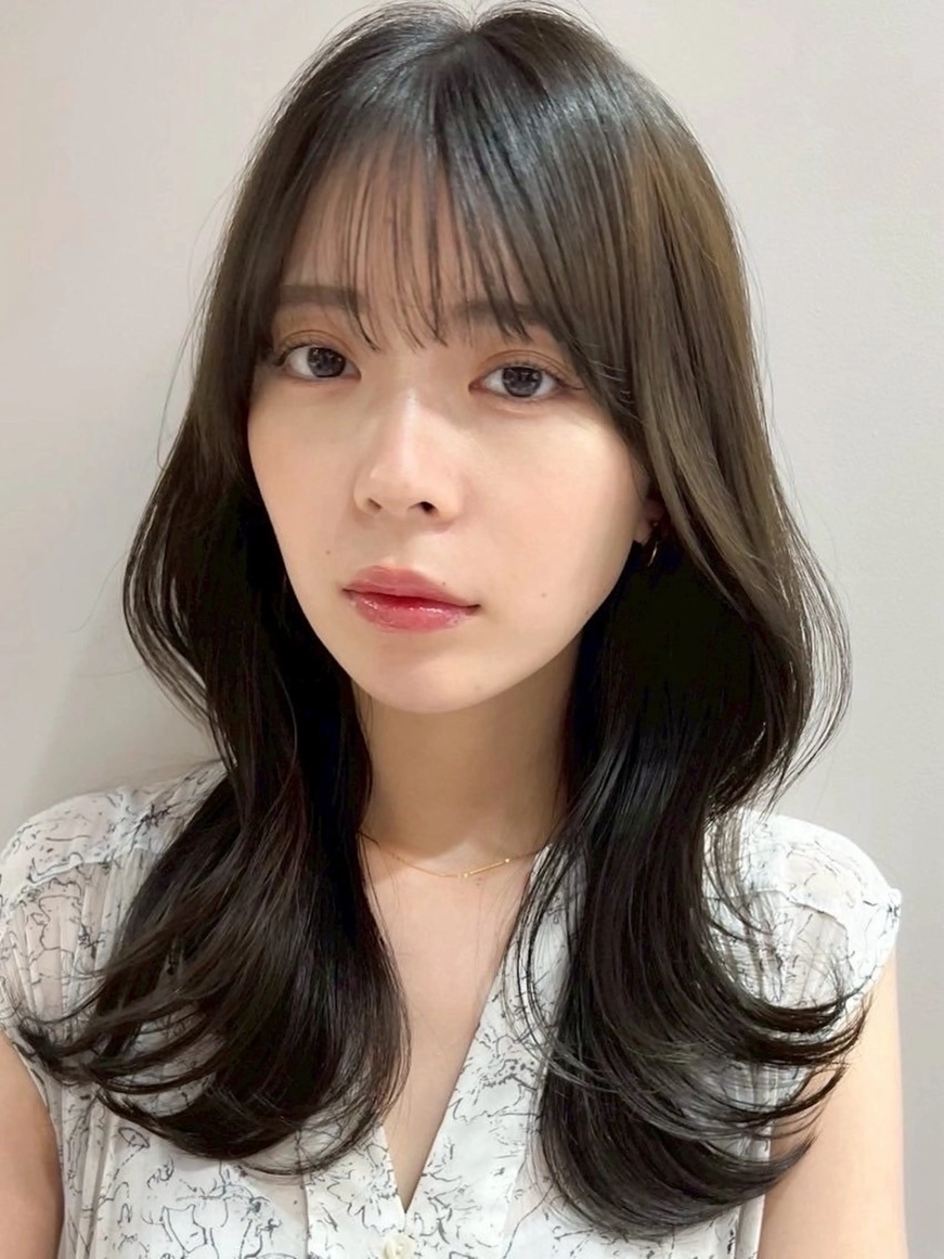 セミロング ボブ 顔まわりレイヤー ハッシュカット 髪質改善 韓国風ヘア 立川レイヤー ブリーチaoiのヘアスタイル