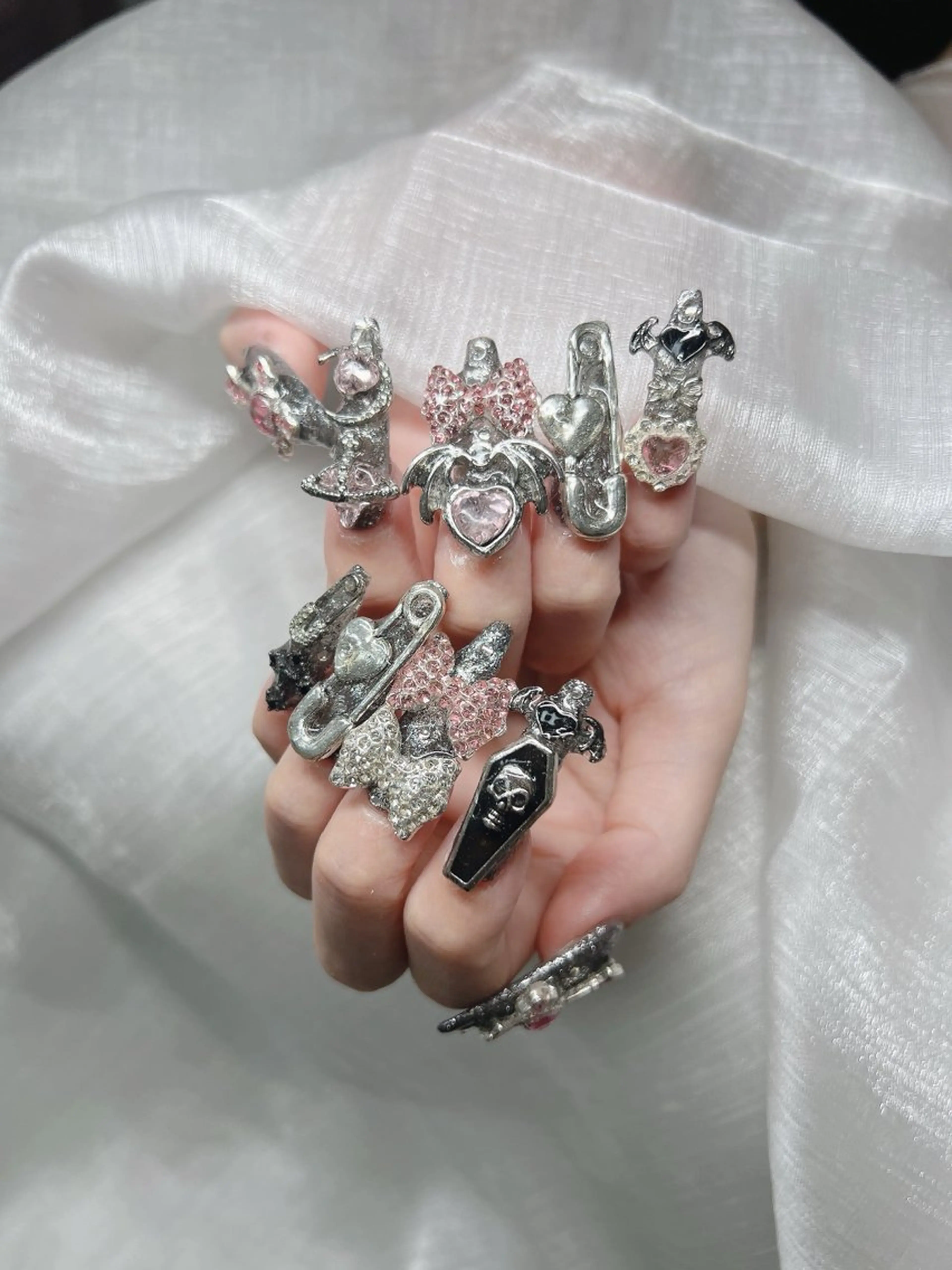 ネイル 長さ出し グラデーション 卒業式 キラキラネイル マグネットネイル ハンドネイル Lee Nailsのネイルデザイン