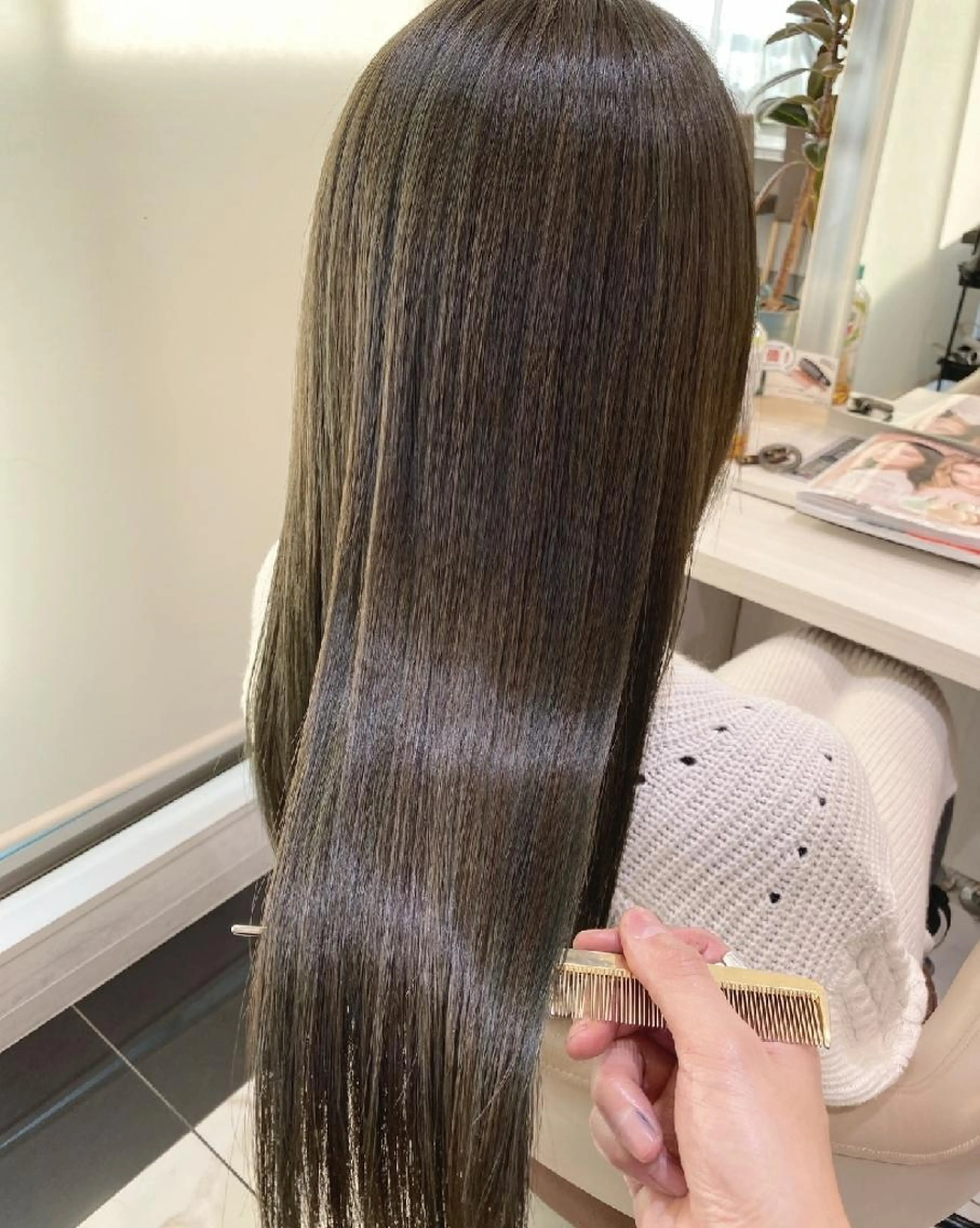平日限定【黄色味を抑えたい方⭐】カット＋アディクシーカラー🌸の写真