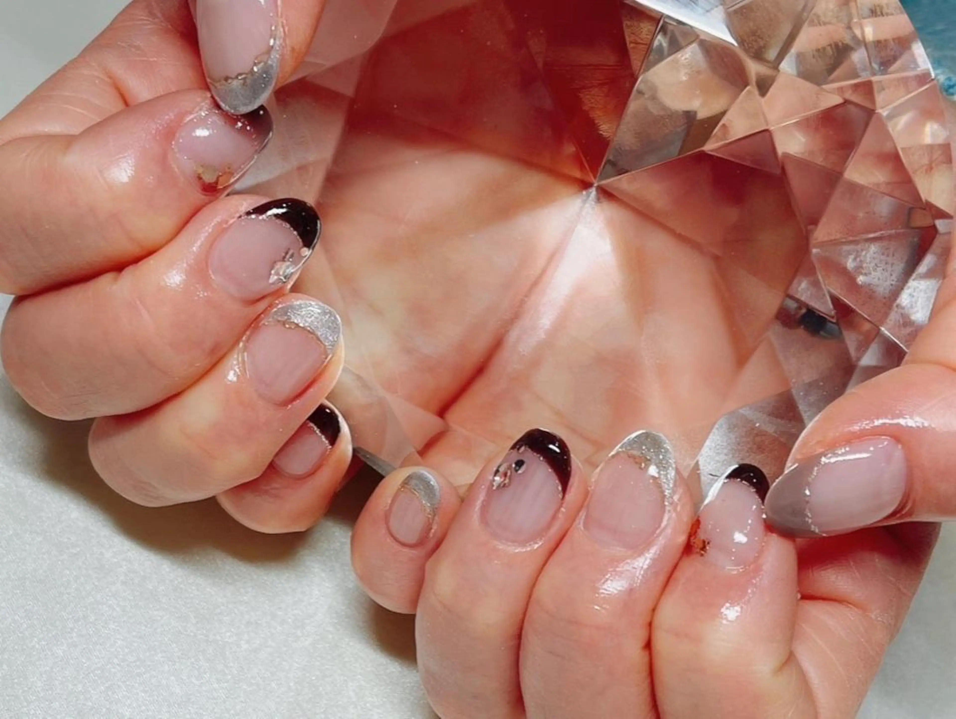 ネイル マツエク・マツパ アイブロウ 韓国風マツエク パリジェンヌラッシュリフト まつげパーマ ワンホンマツエク 長さ出し ハンドネイル Nail&eye Belire 新宿のネイルデザイン