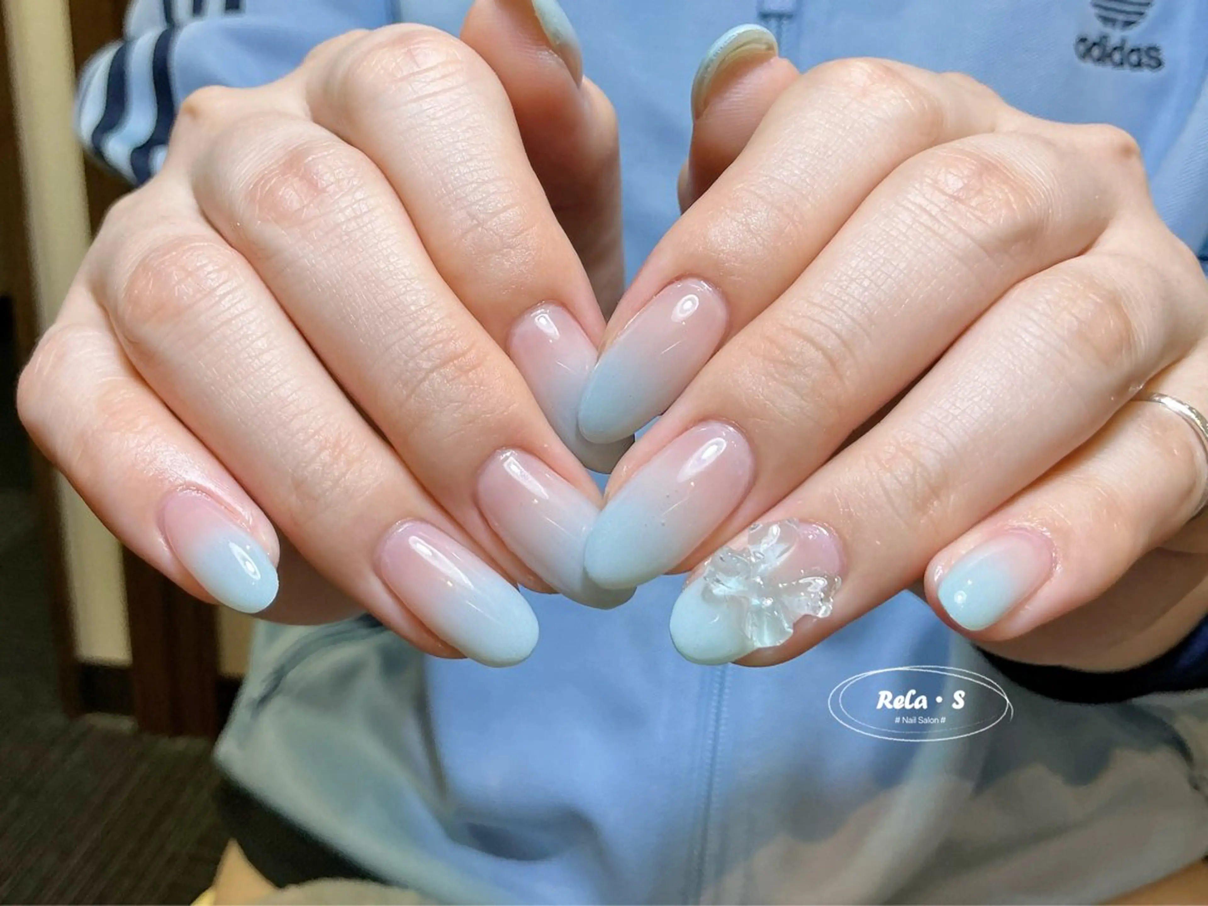 ネイル オーロラネイル 長さ出し フレンチネイル ジェルネイル ガラスフレンチ ハンドネイル Rela・S所属・Rela・S NAILのネイルデザイン