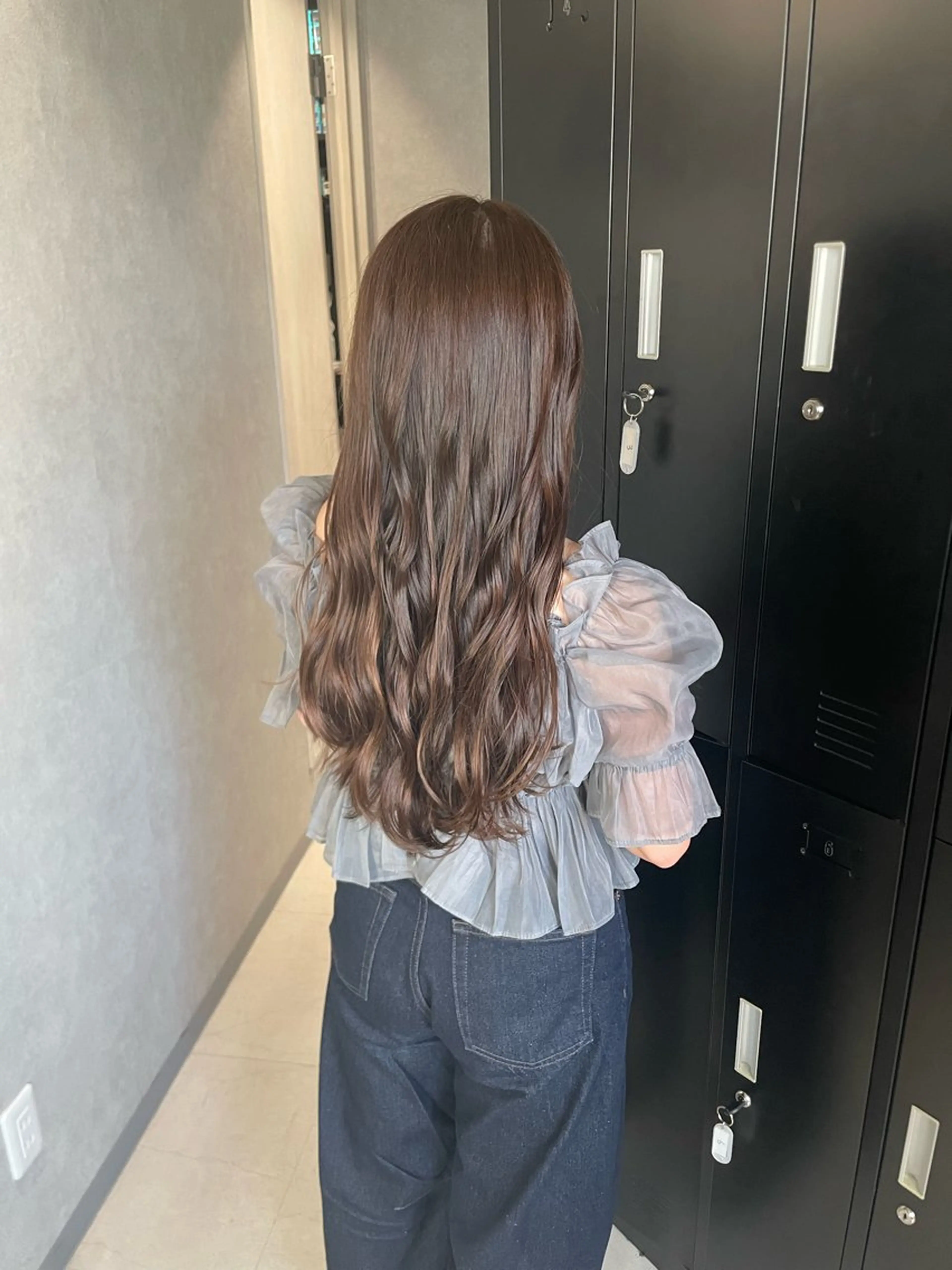 ロング カラー ベージュカラー _White ／Hiroのヘアスタイル