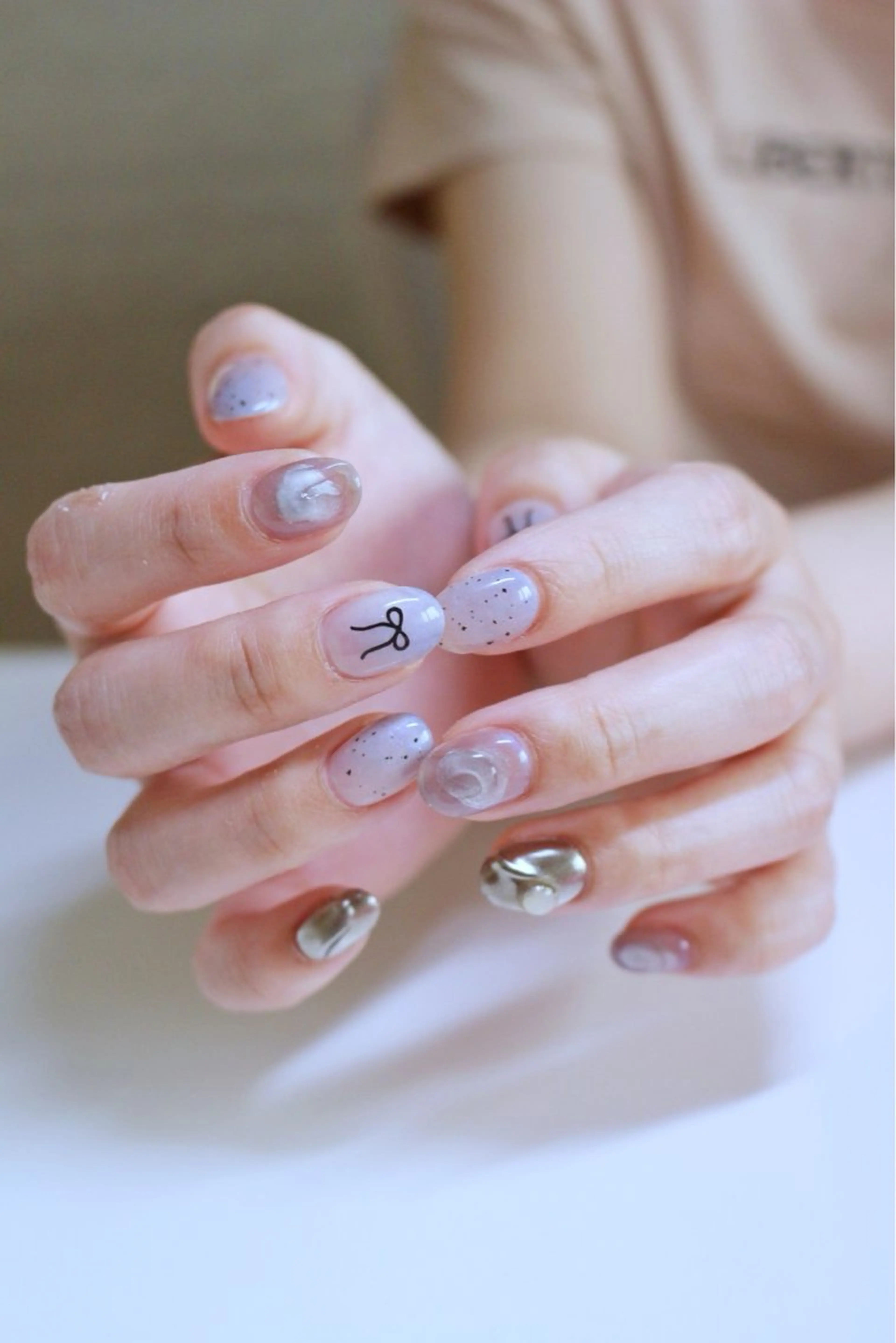 ネイル ブルー 韓国ネイル ニュアンスネイル リボン ワンホンネイル ハンドネイル Baku Nailsのネイルデザイン