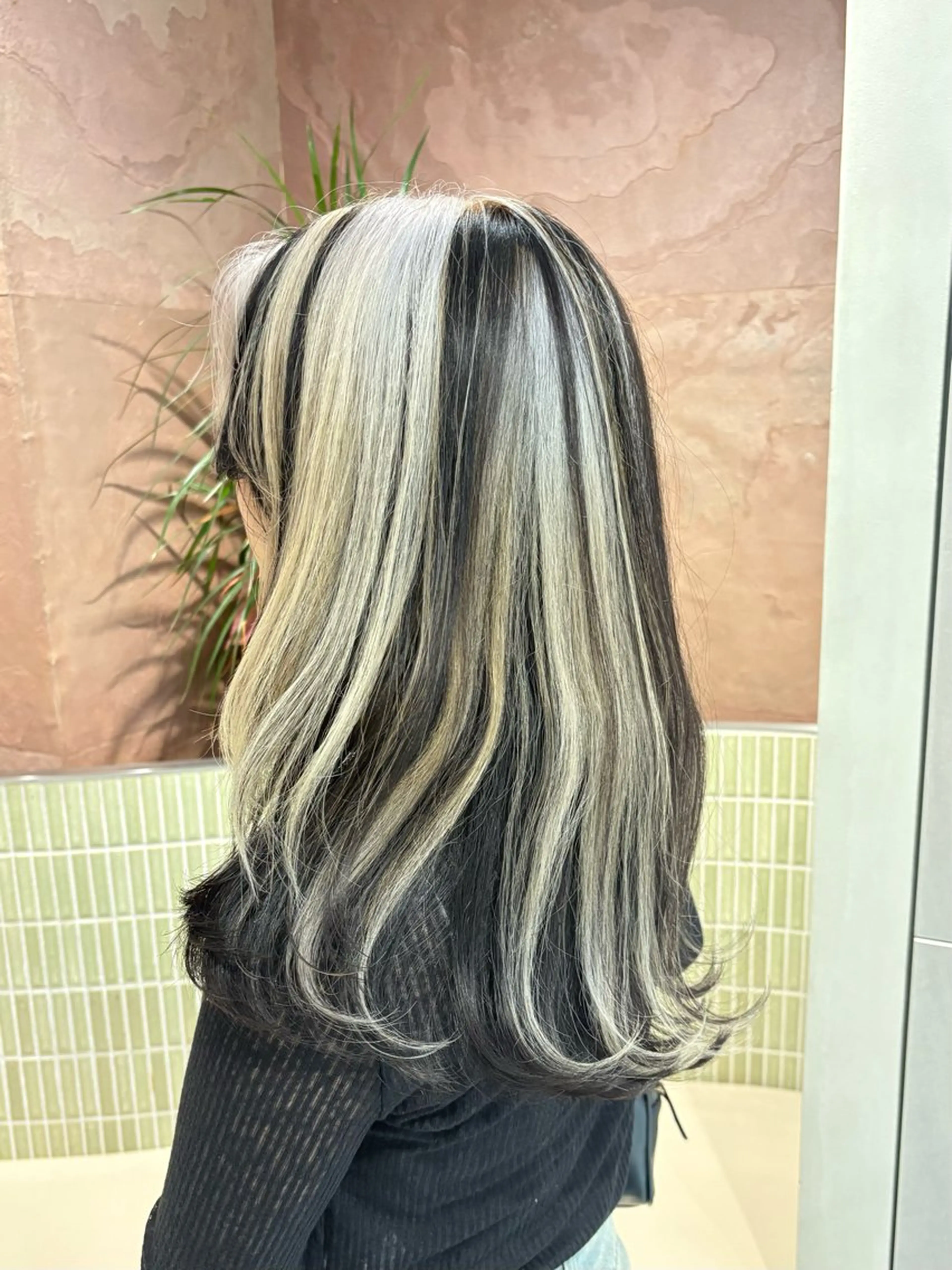 ロング カット ヘアカラー トリートメント 🩵縮毛矯正/ブリー チ/髪質改善/いつかのヘアスタイル