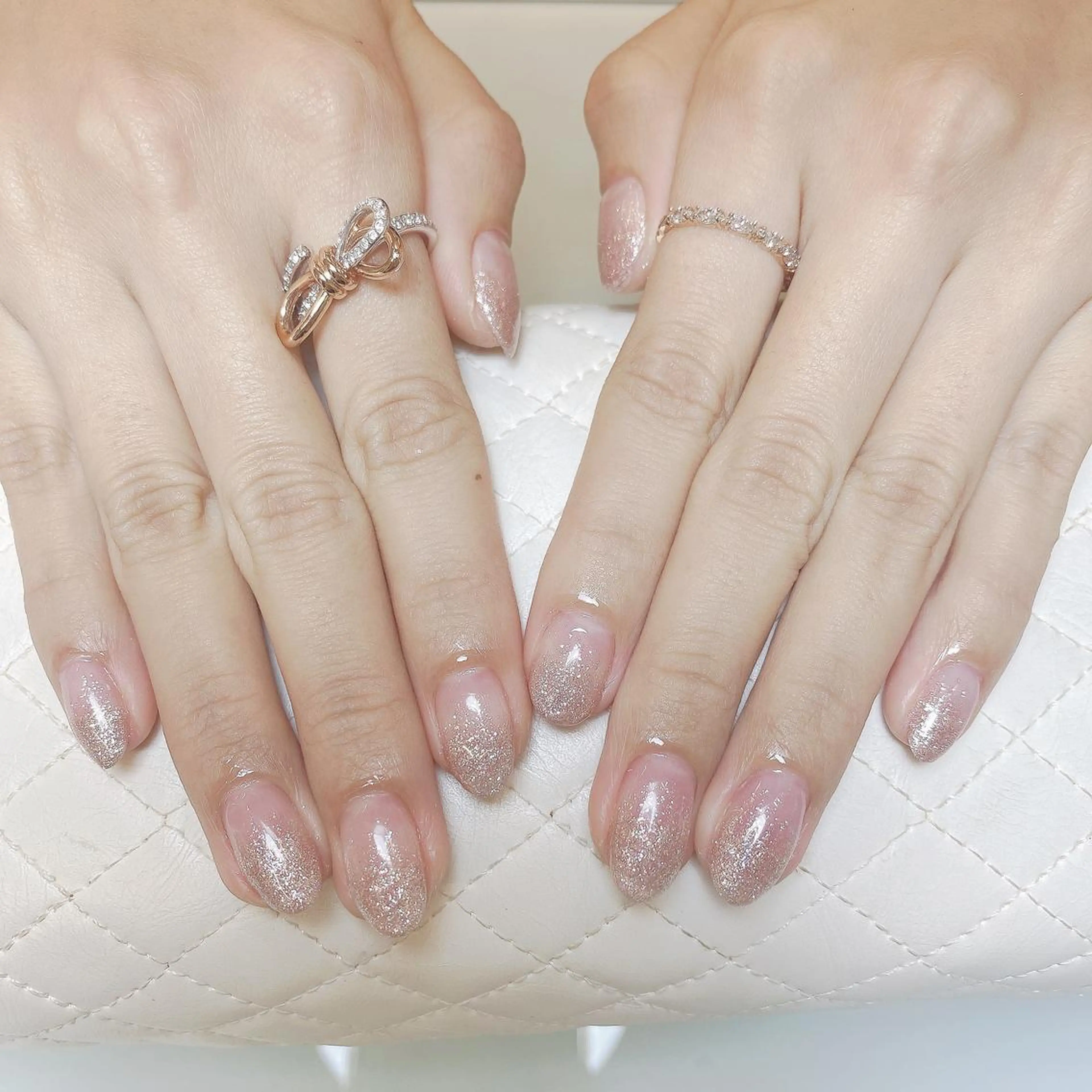 ネイル グラデーション ラメ(グリッター) ラメグラデーション ピンク ハンドネイル 🪽fein.🪽 eye&nail💞のマツエク・マツパデザイン