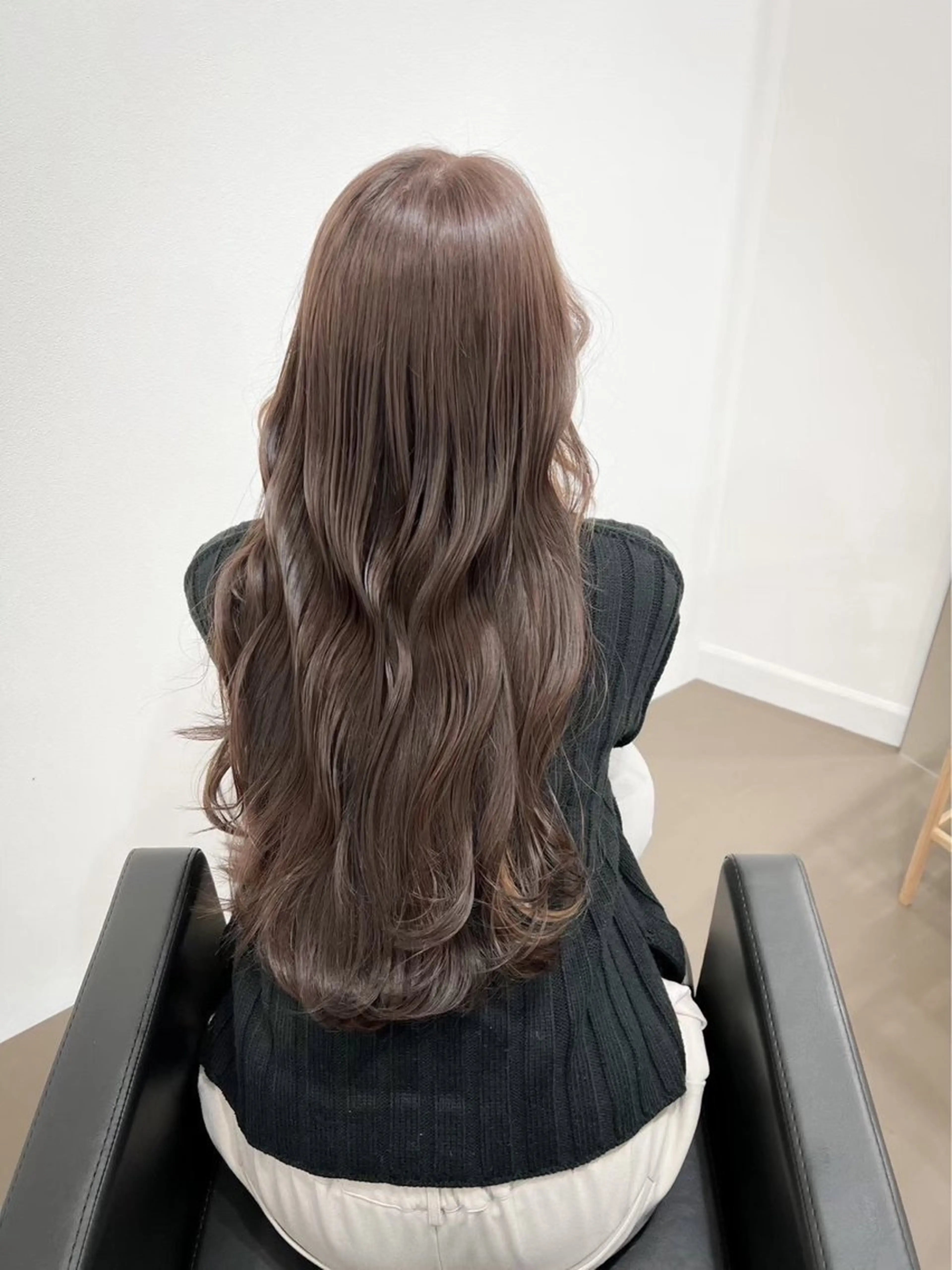 ロング カラー 切りっぱなしボブ ショートボブ ロングレイヤー ベージュカラー ブリーチ ヘアカラー トリートメント 透明感カラー特化/ ベージュ/梅田/英輝のヘアスタイル