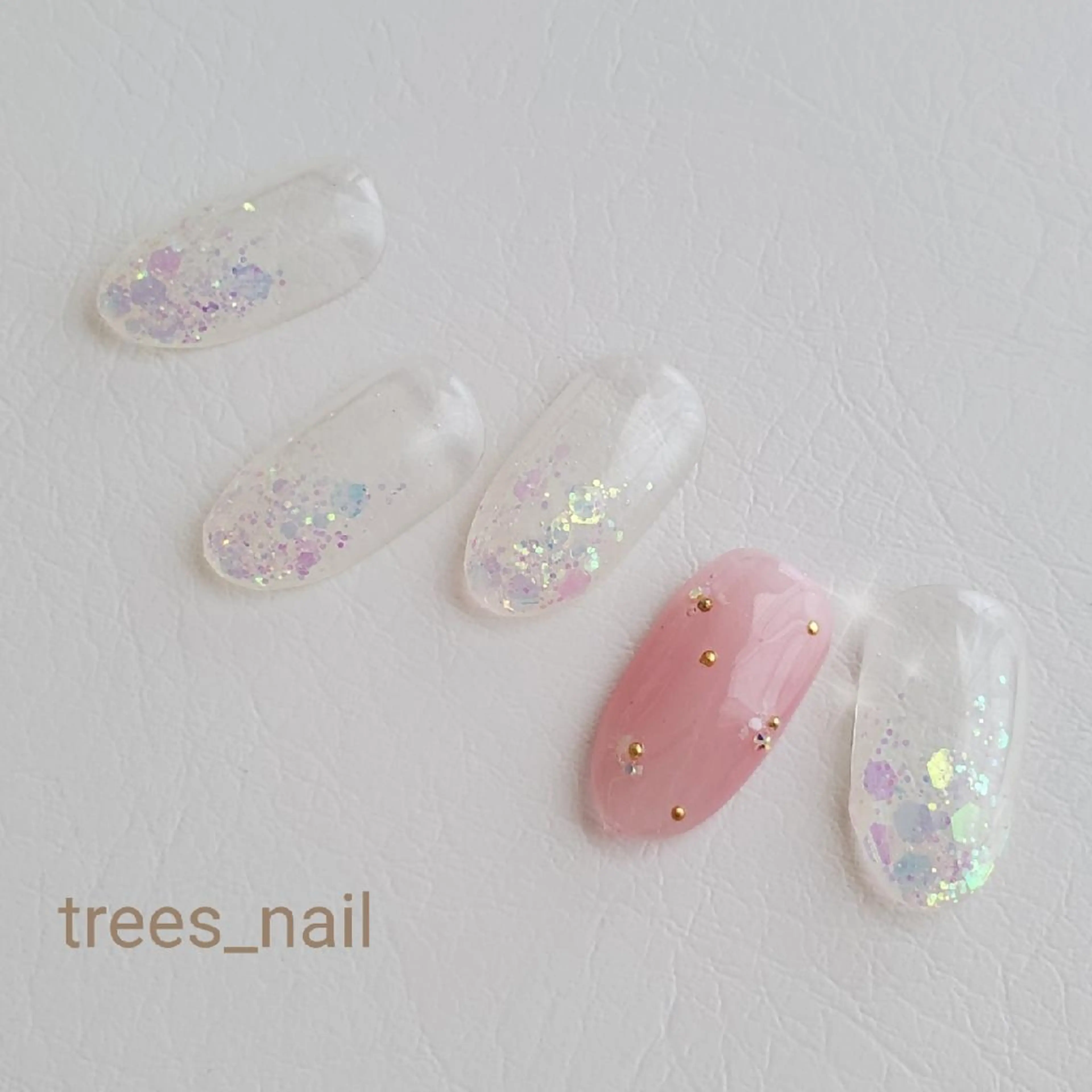 ネイル オーロラネイル グラデーション ラメ(グリッター) ピンク ネイルチップ trees_ nailのネイルデザイン