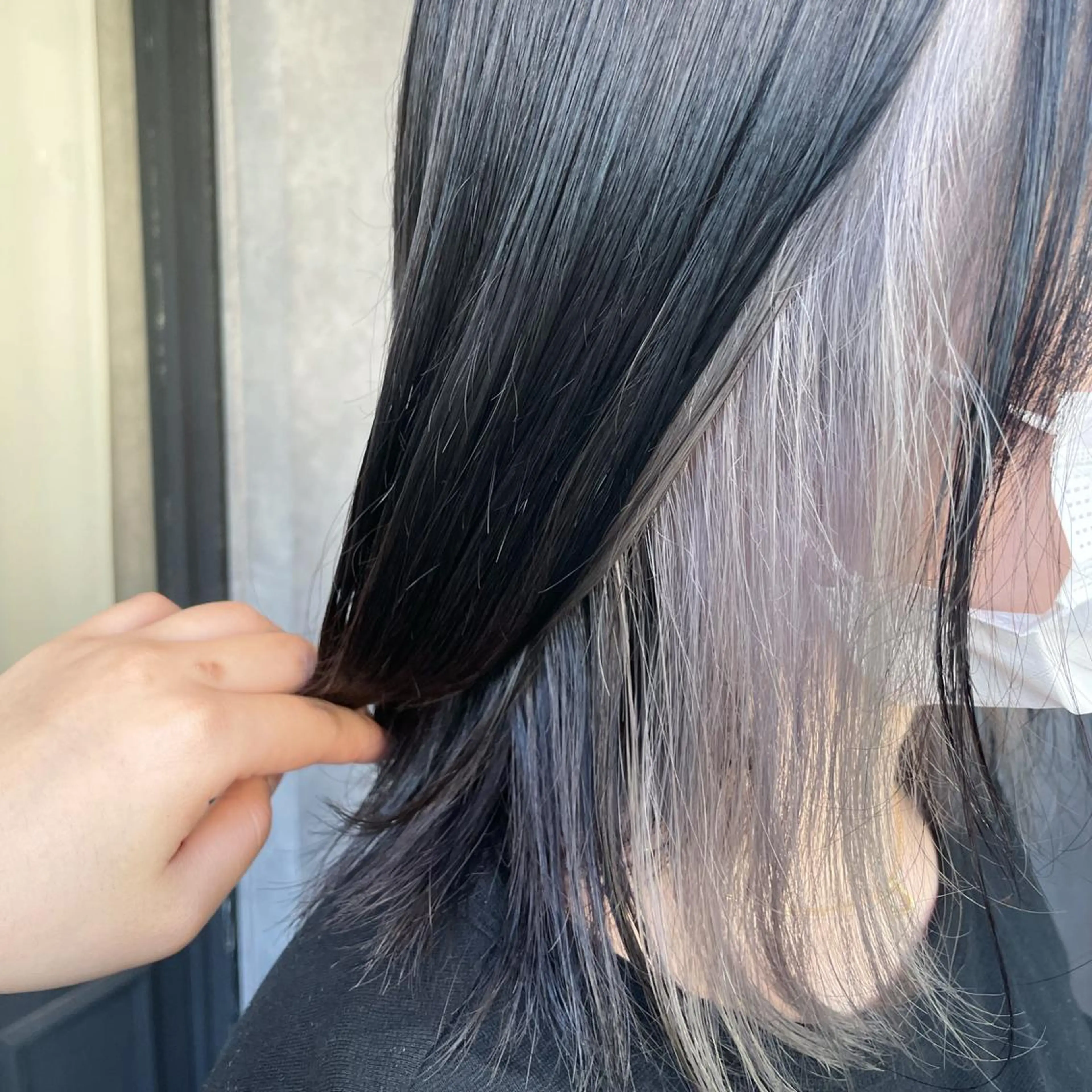 ミディアム カラー N° jillva 腰山 菜々美のヘアスタイル