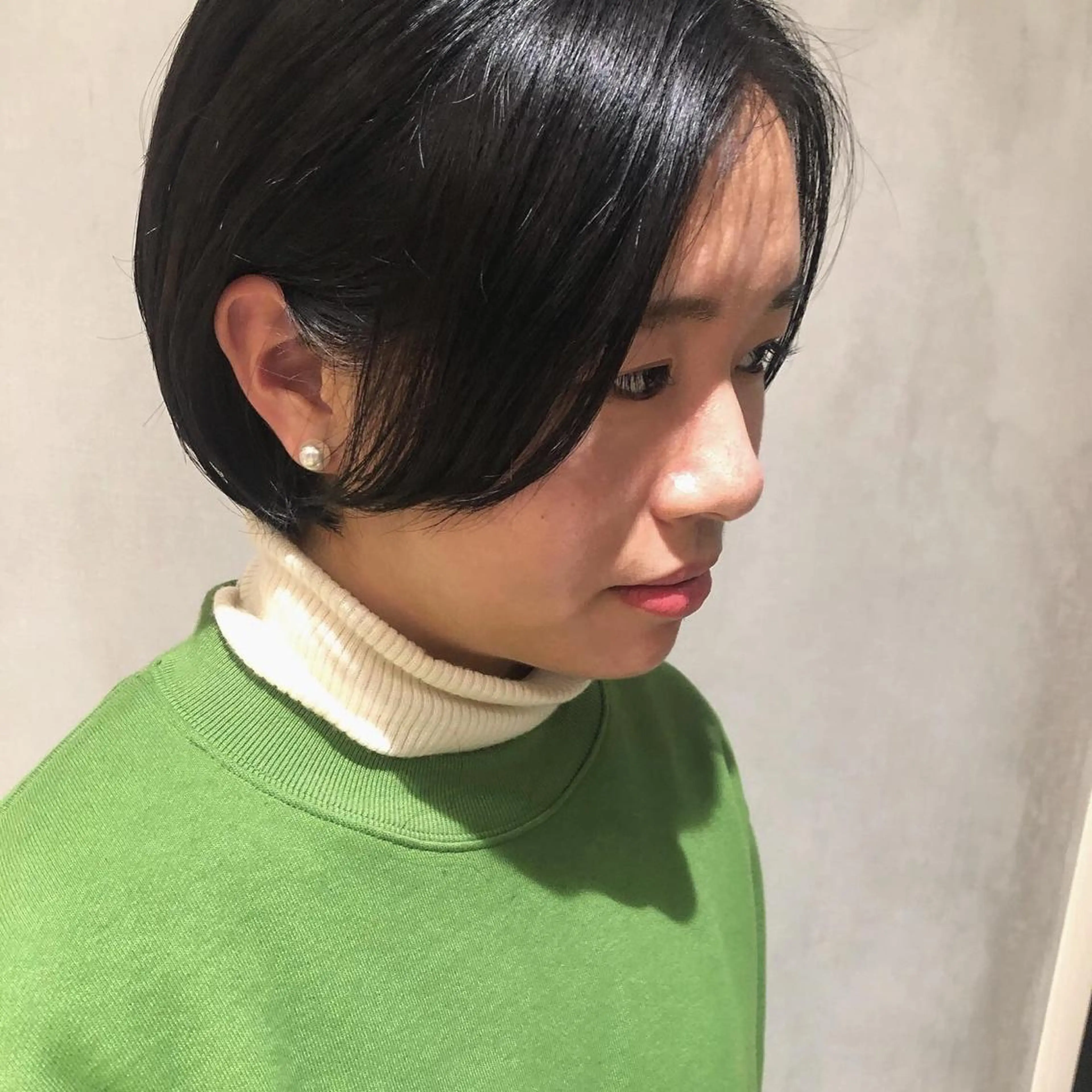 ショート カラー 黒髪 ショートヘア ヘアカラー トリートメント やまもと さえのヘアスタイル