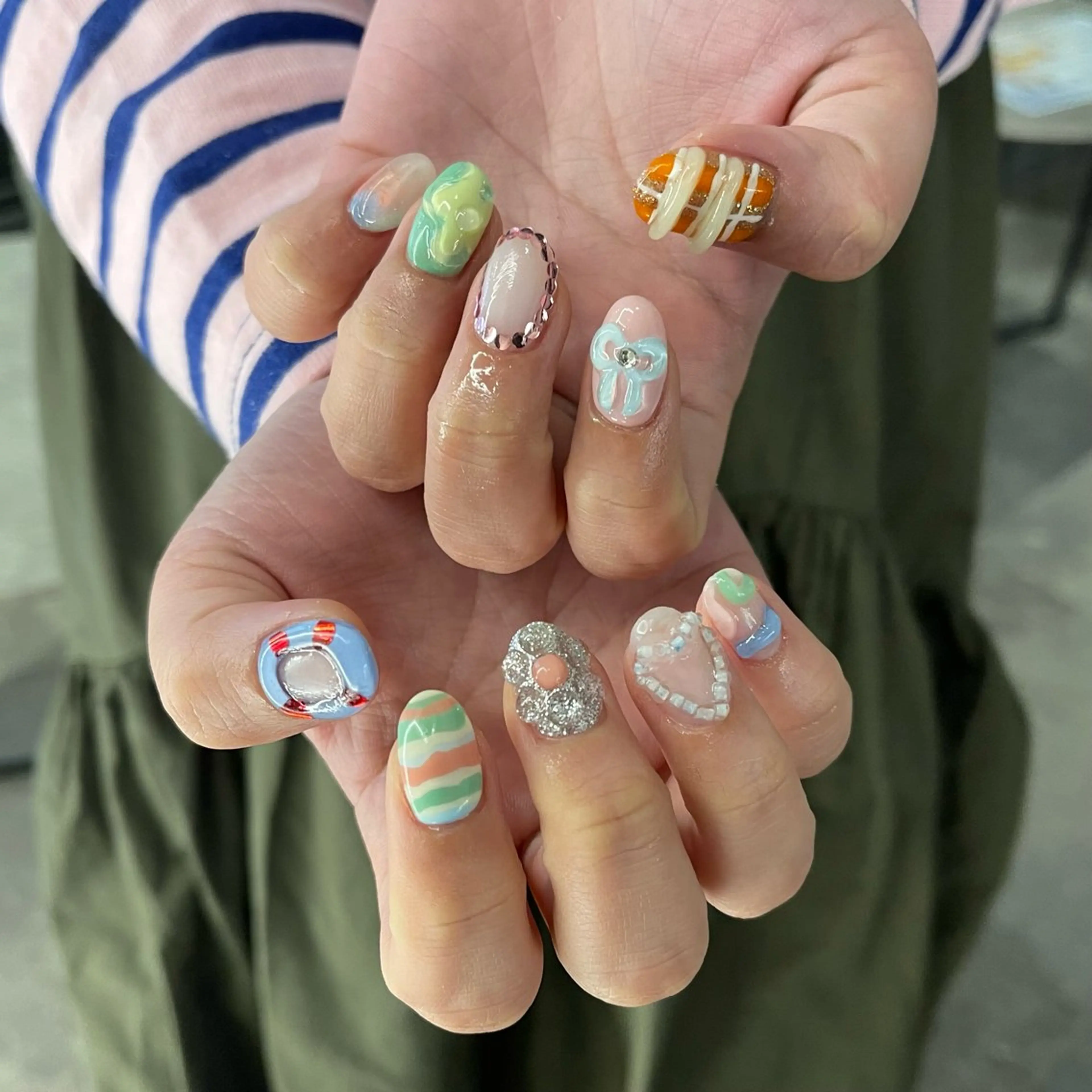ネイル ハンドネイル chihiro 🗽のネイルデザイン