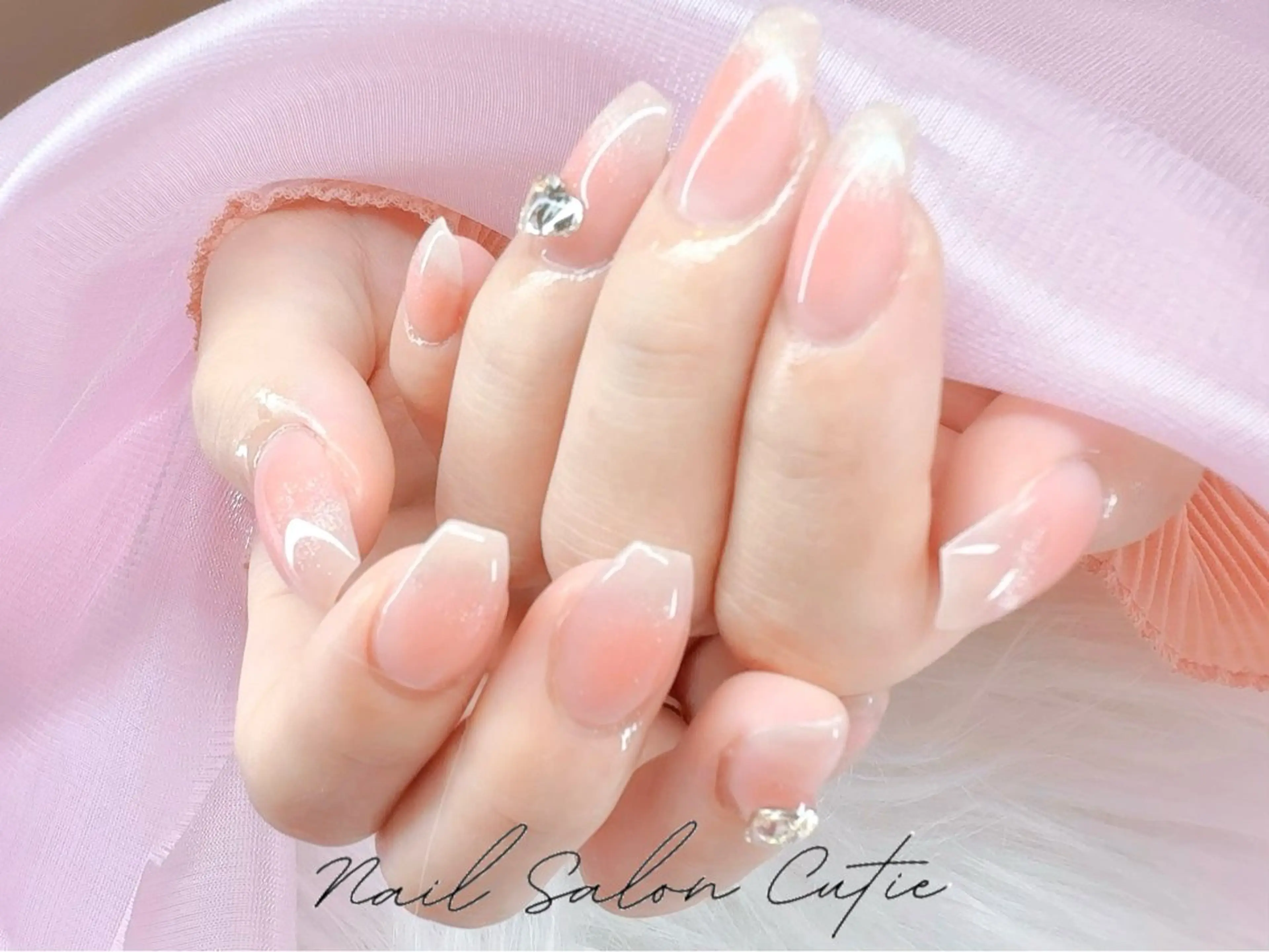 ネイル フットネイル ジェルネイル ハート 韓国ネイル マグネットネイル ハンドネイル ハンドケア 池袋東口cutie 爪形成ワンホンネイルのネイルデザイン