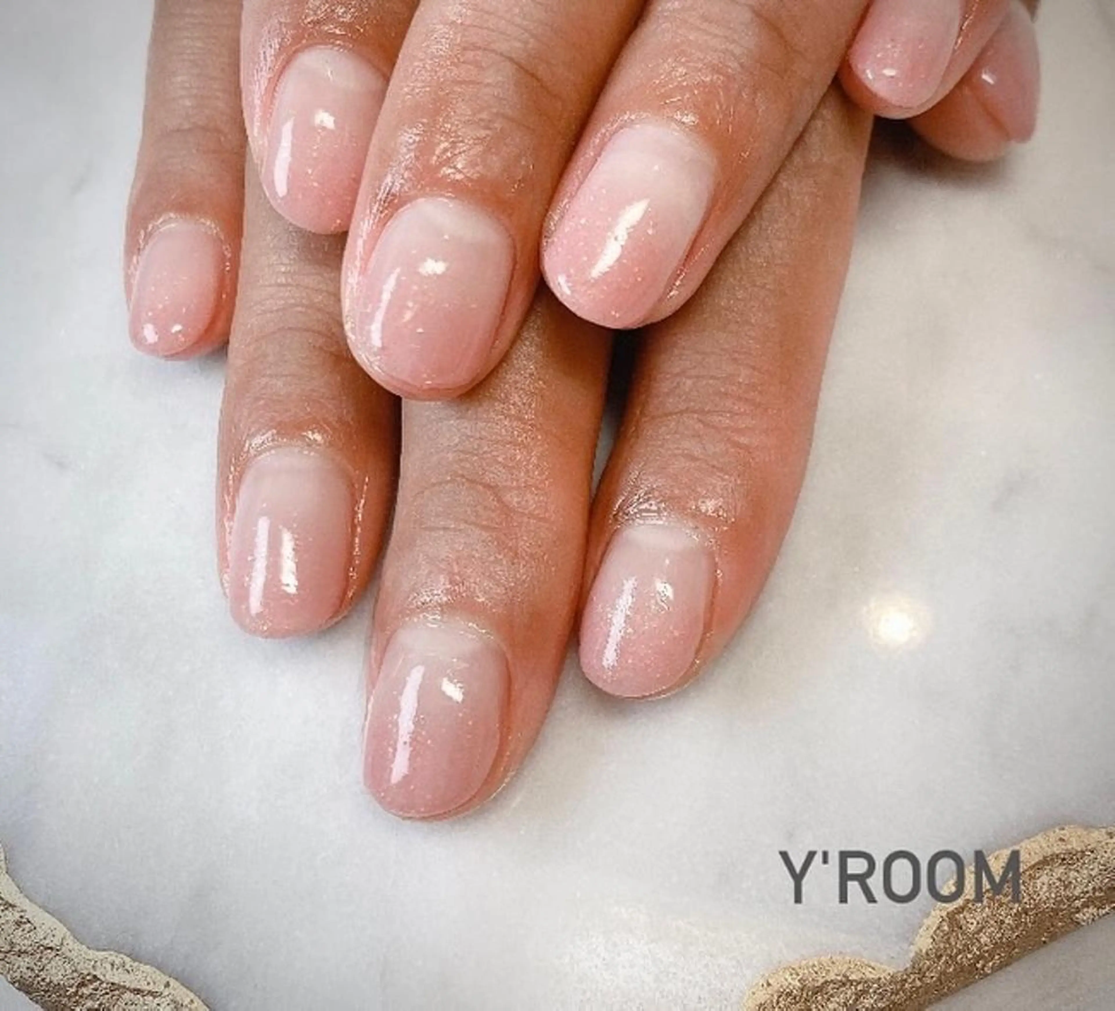 ネイル オーロラネイル フラッシュネイル フットネイル ジェルネイル 氷ネイル・うるうるネイル YUKA （ネイリスト）のネイルデザイン