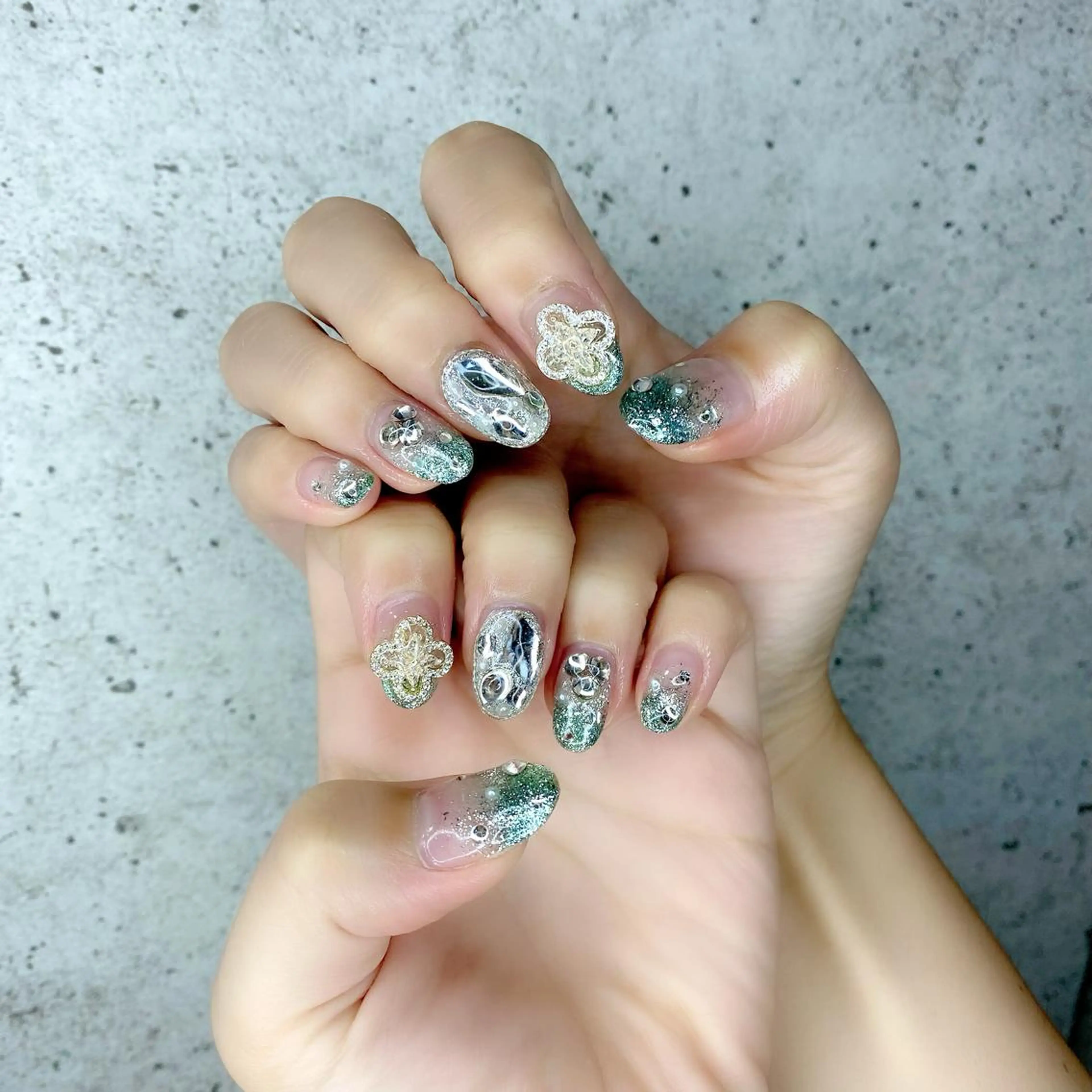 ネイル アートネイル フットネイル ゴージャス グリーン キラキラネイル Salon Ｋのネイルデザイン
