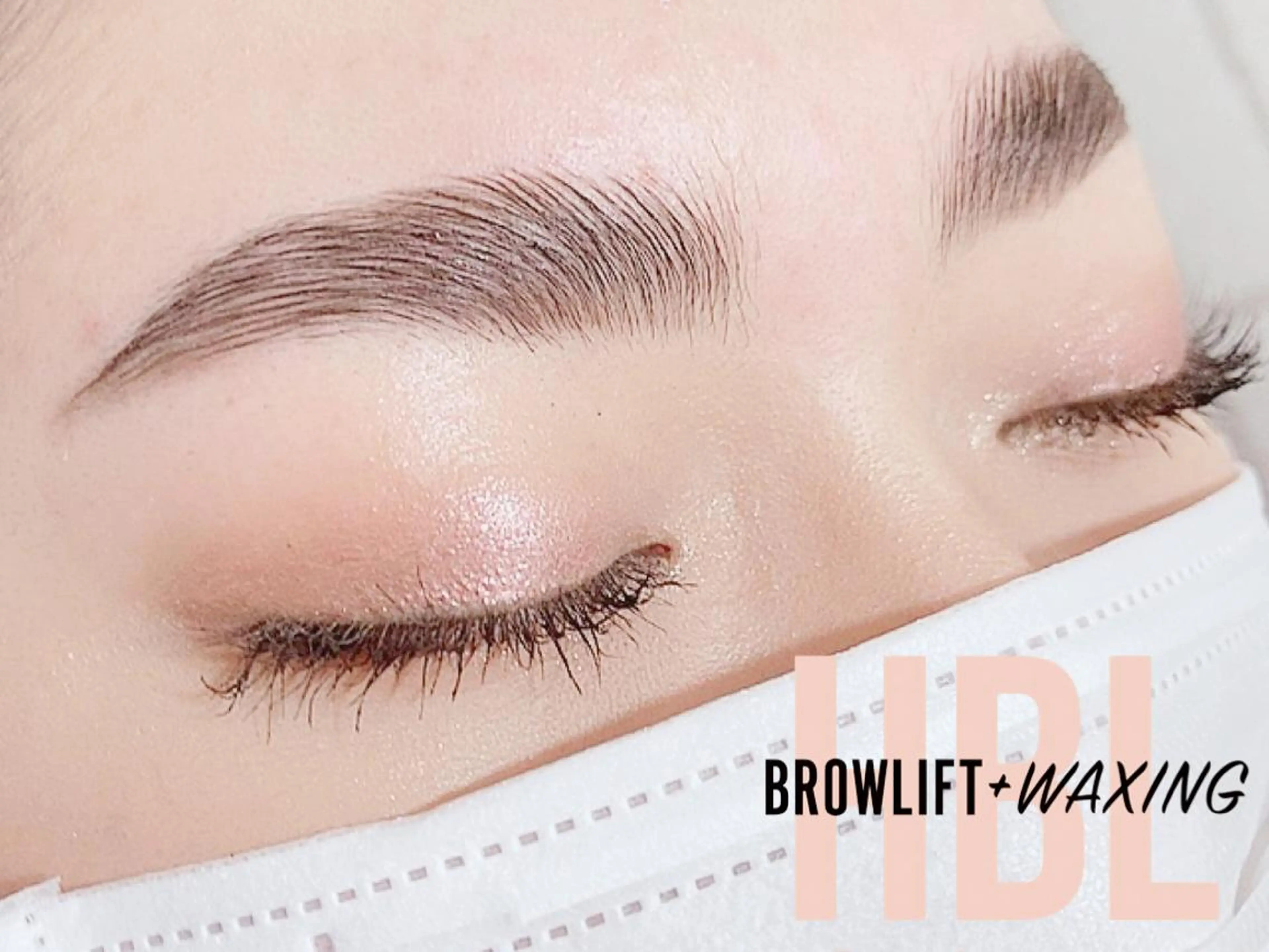 アイブロウ トレヴァーデルチザン inuiのマツエク・マツパデザイン