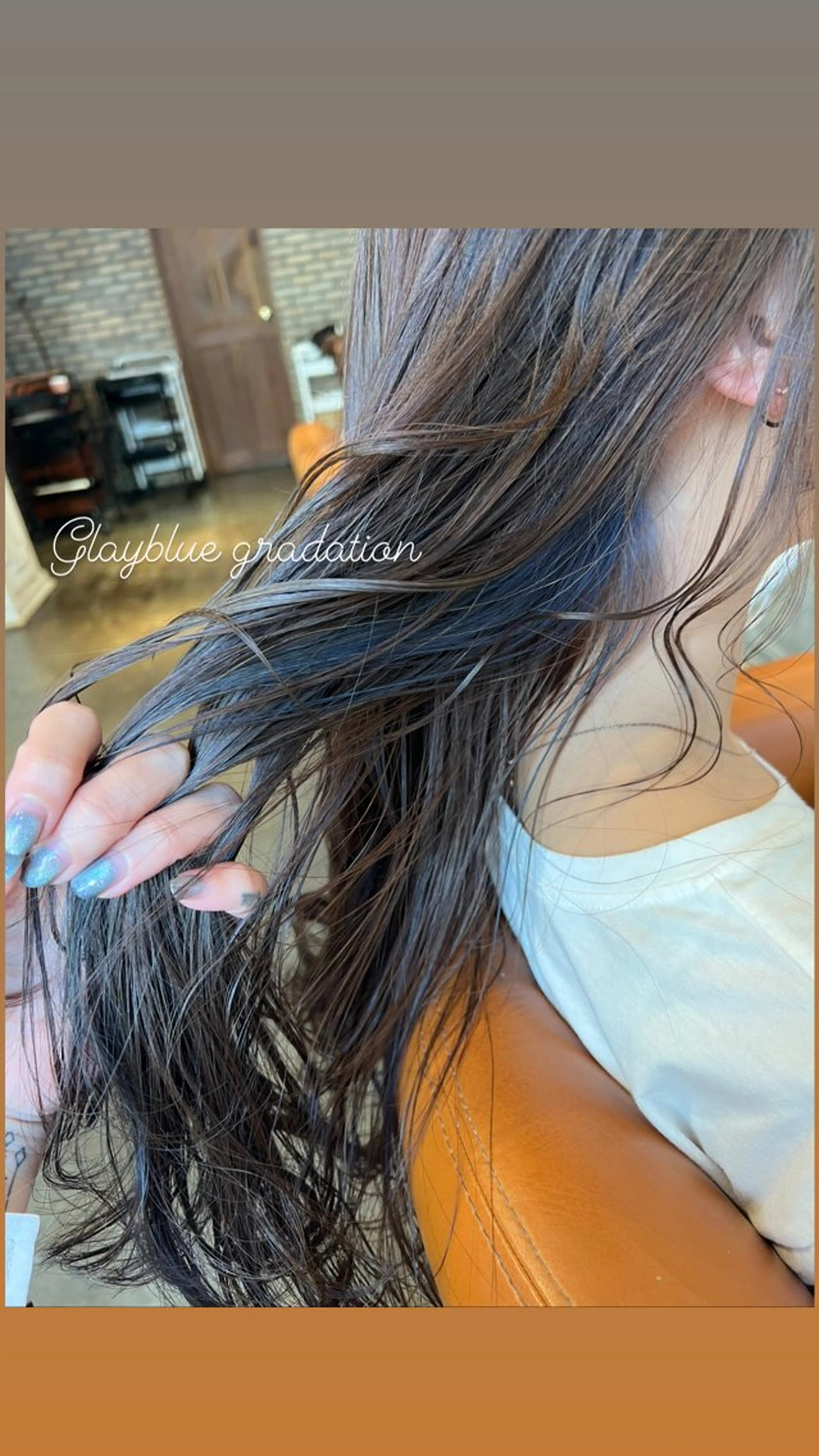 ロング カラー ブリーチ ブルーカラー イヤリングカラー カット ヘアカラー トリートメント ハイライト/インナー /ブリーチ/レイヤーのヘアスタイル