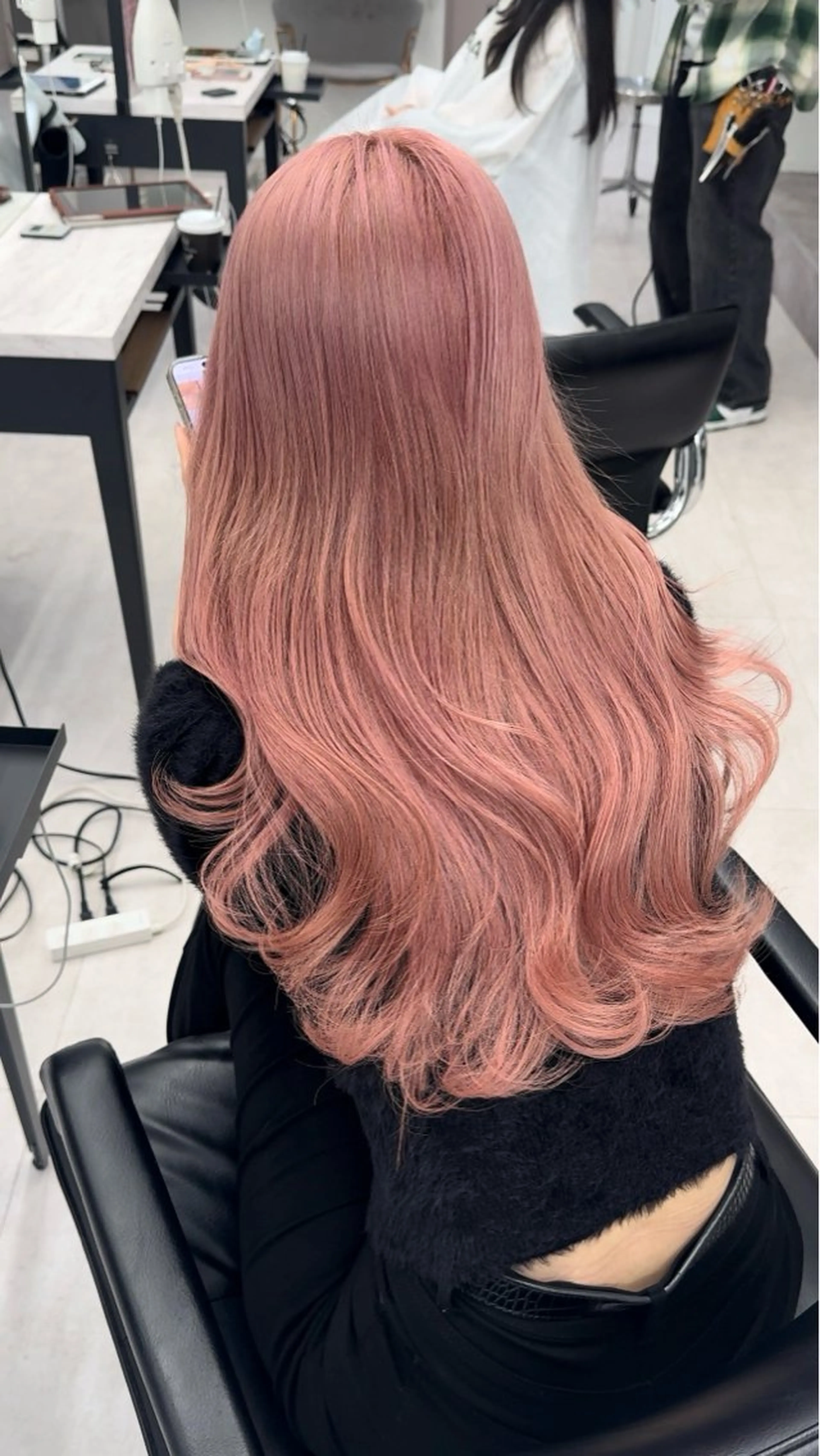 ロング カラー 高島大登/顔周り /ミルクティーのヘアスタイル