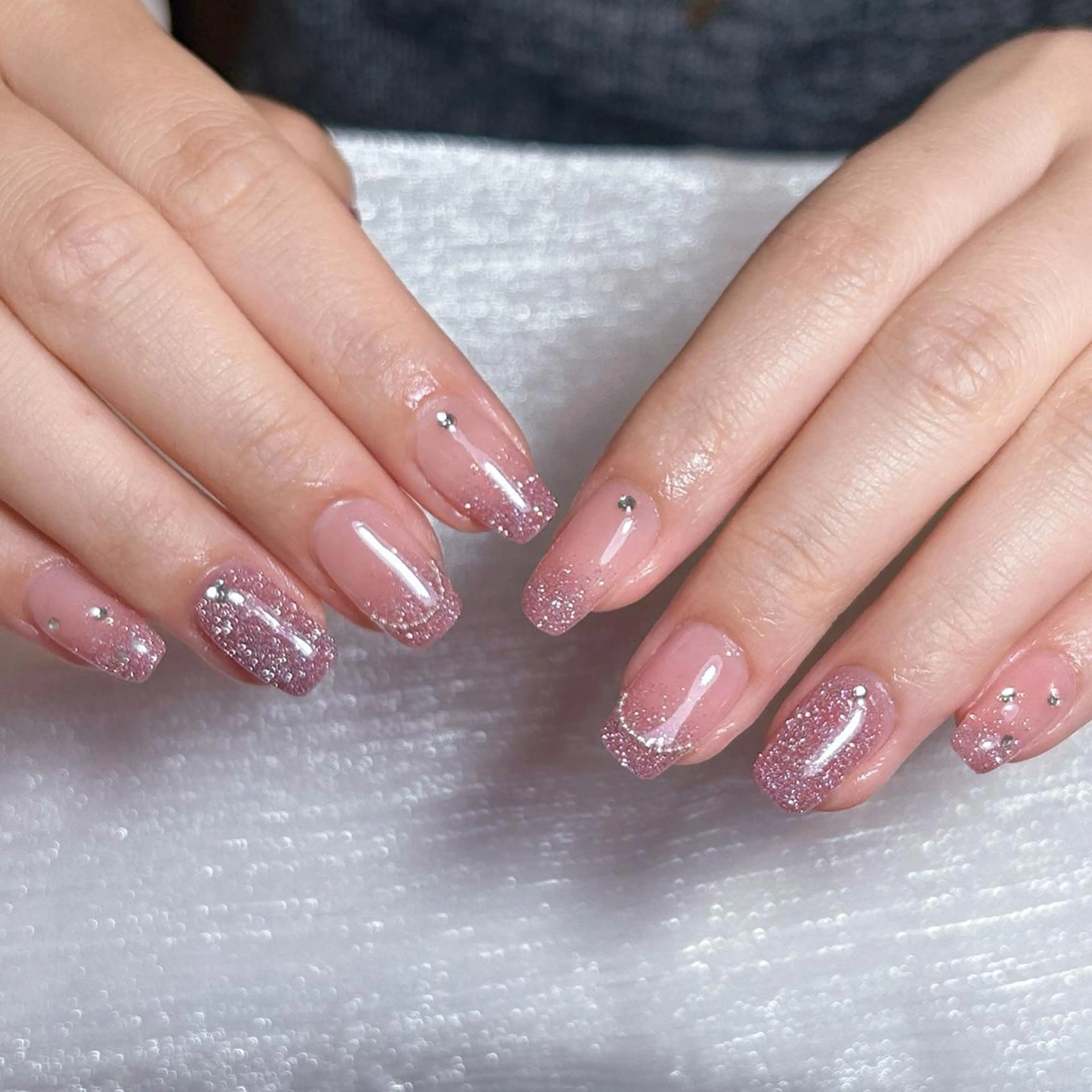 ネイル アートネイル オーロラネイル ガーリー キラキラネイル 韓国ネイル ハンドネイル DIAMOND 💅のネイルデザイン