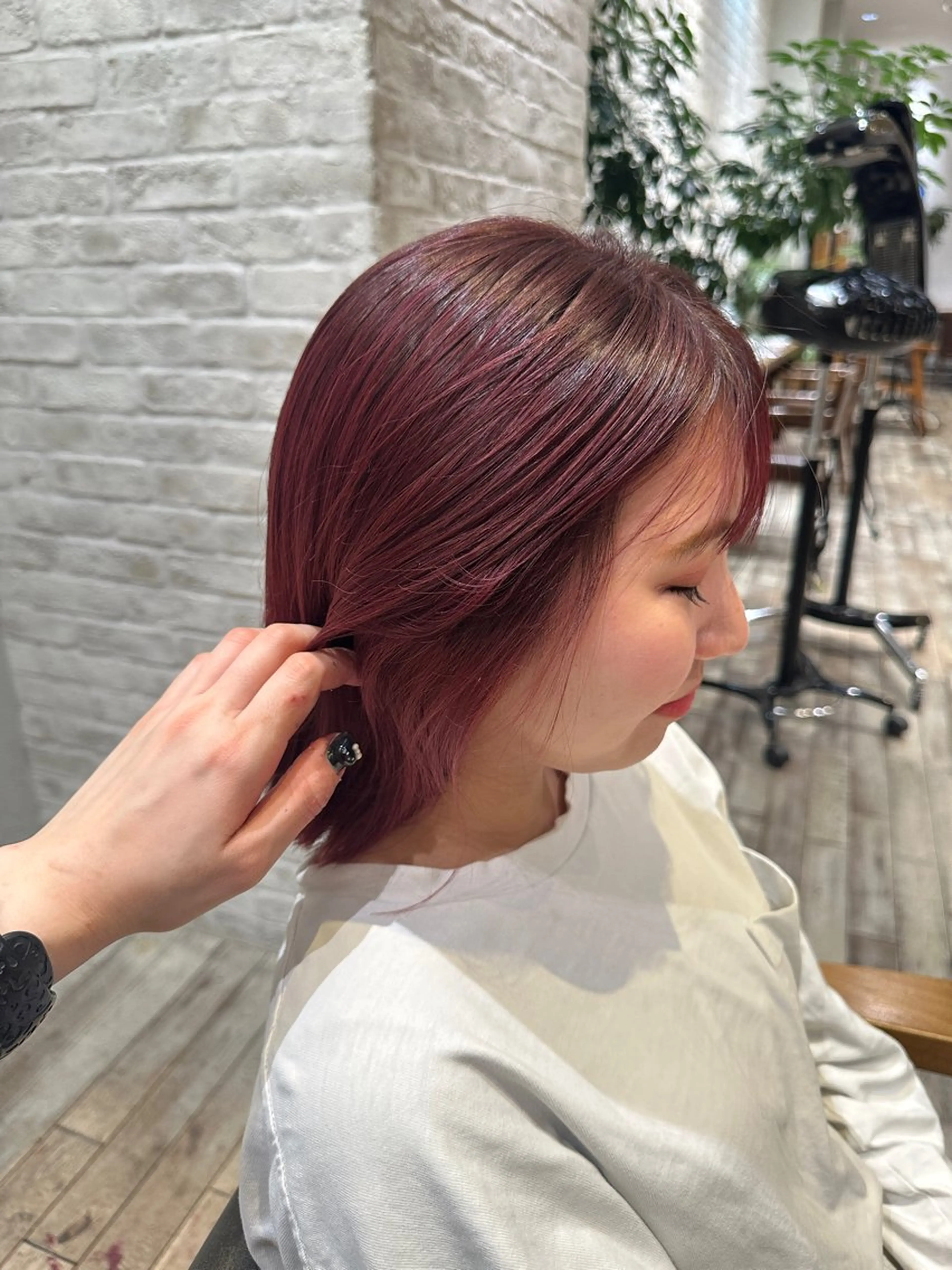 ミディアム カラー ピンクカラー カット ヘアカラー Aura所属・丸山 心 / 艶カラーのヘアスタイル