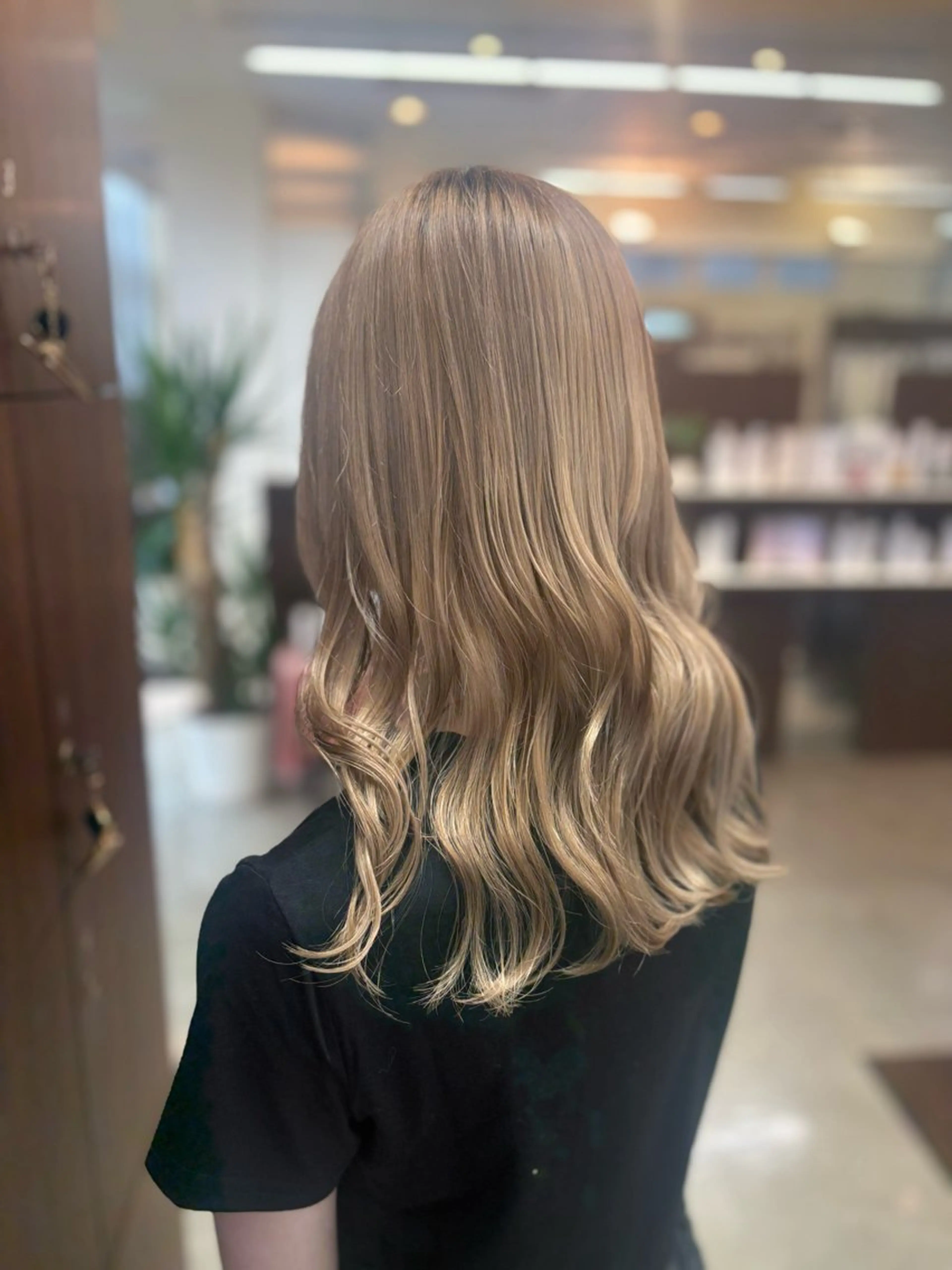 【ミニモ限定❣】メンテナンスカット+高発色ダブルカラー+ツヤツヤ2STEPトリートメント+コテ巻き付🌙 詳細必読💗の写真