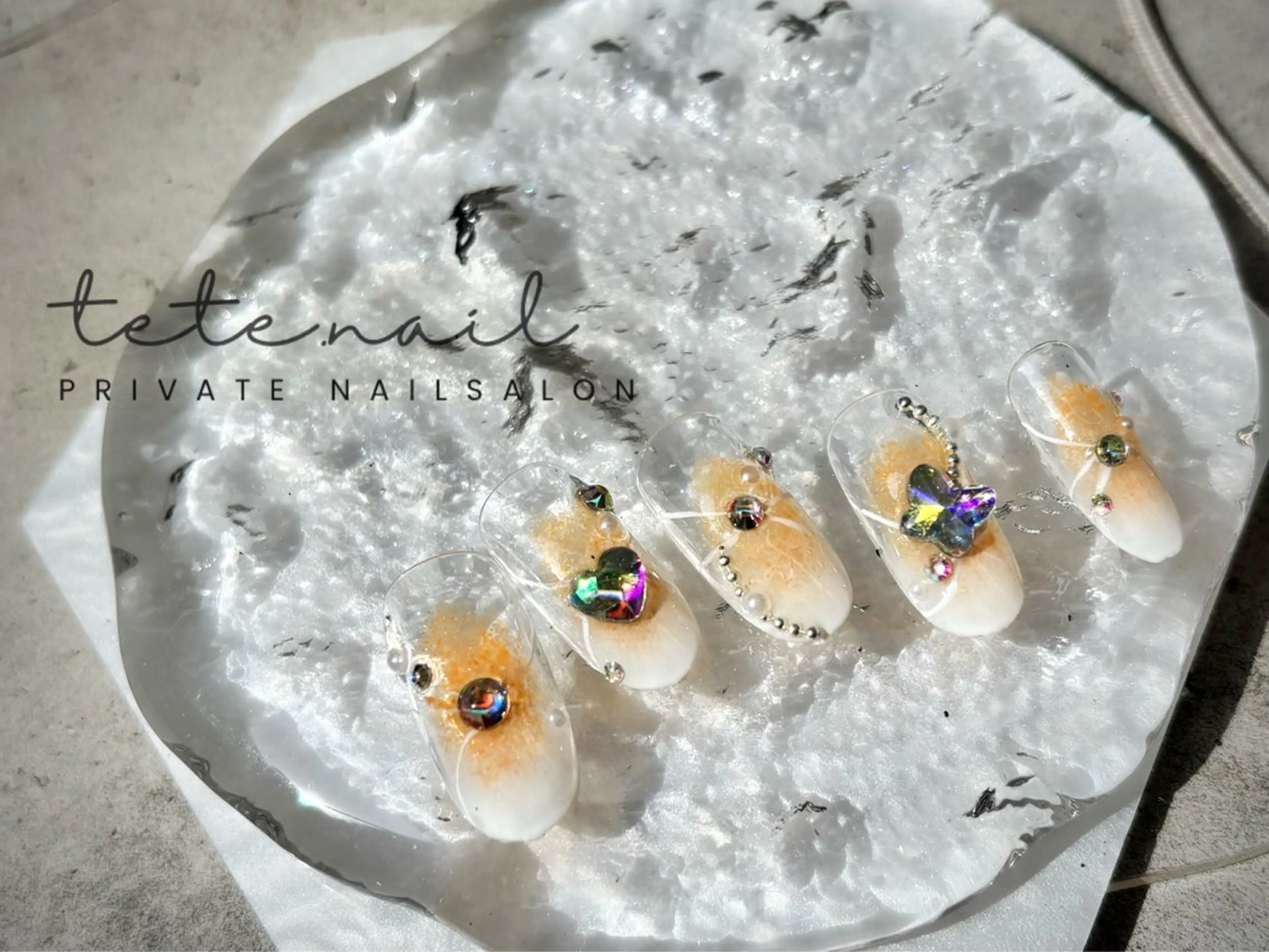 ネイル オーロラネイル チークネイル ハート ハンドネイル tete. nailのネイルデザイン