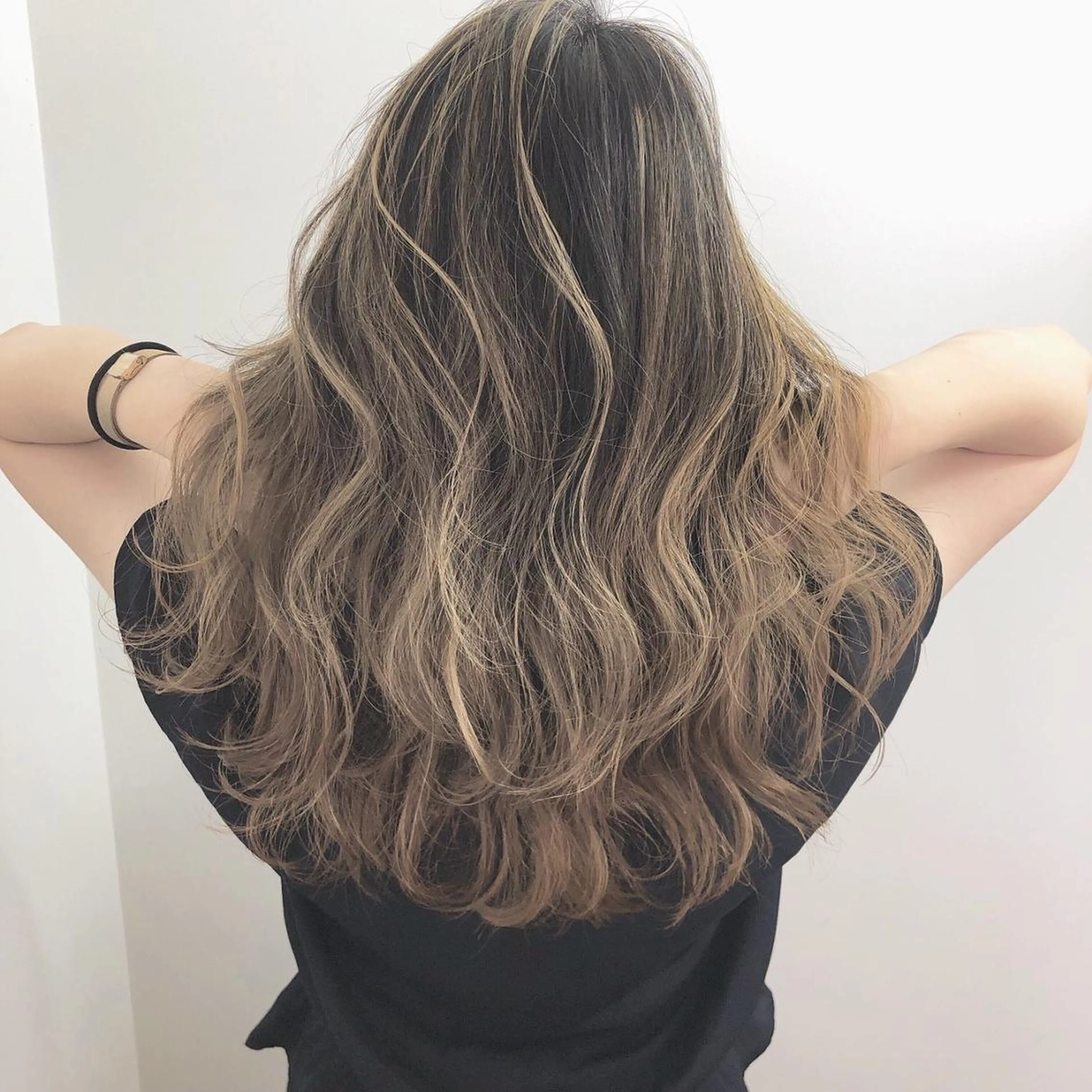 ロング カラー ブリーチ ケアブリーチ 透明感カラー イルミナカラー トリートメント ⭐️Shelter by TOKYO⭐️のヘアスタイル