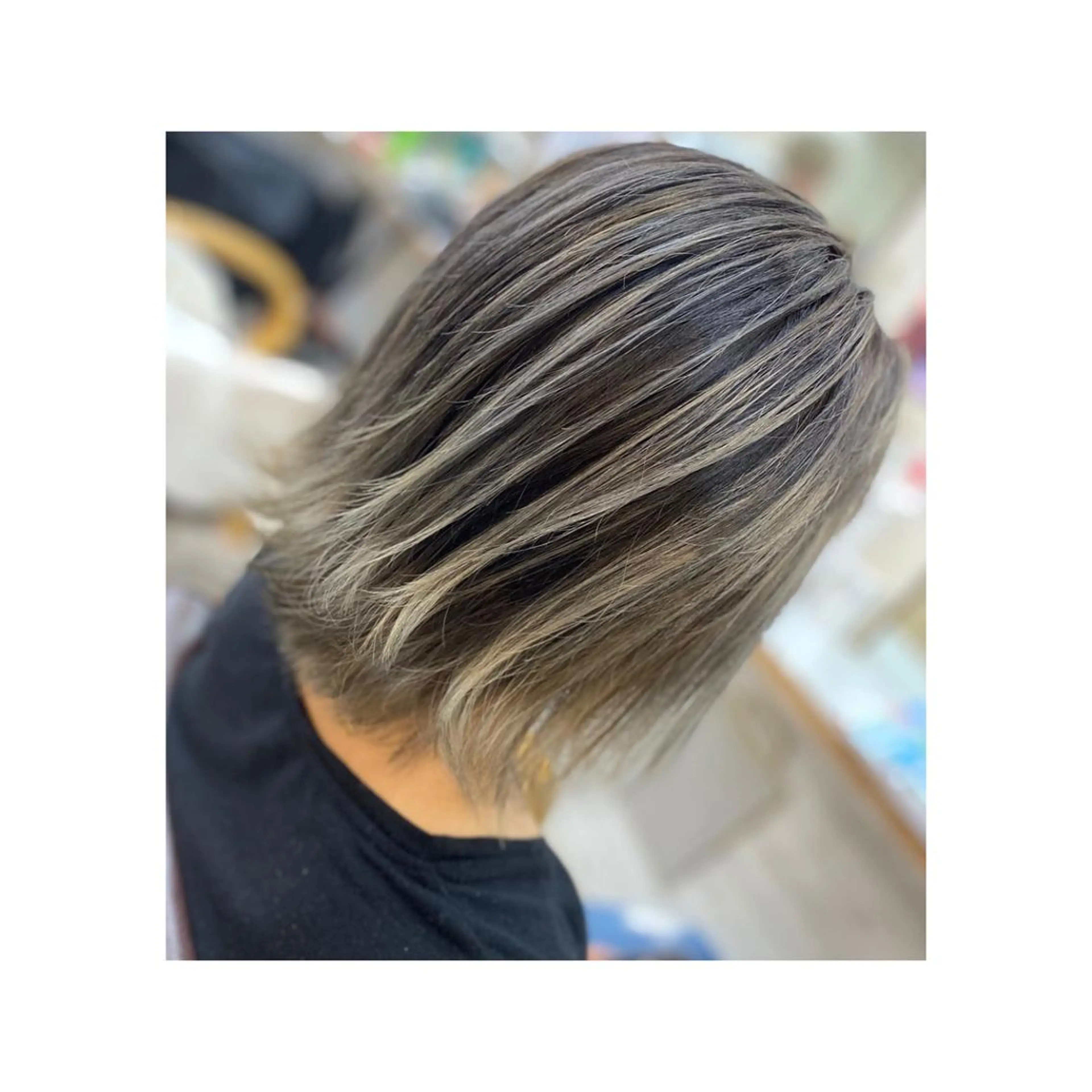 ミディアム カラー バレイヤージュ シルバー レイヤーカット KR2S  古市店所属・KR2S× 亜以加のヘアスタイル