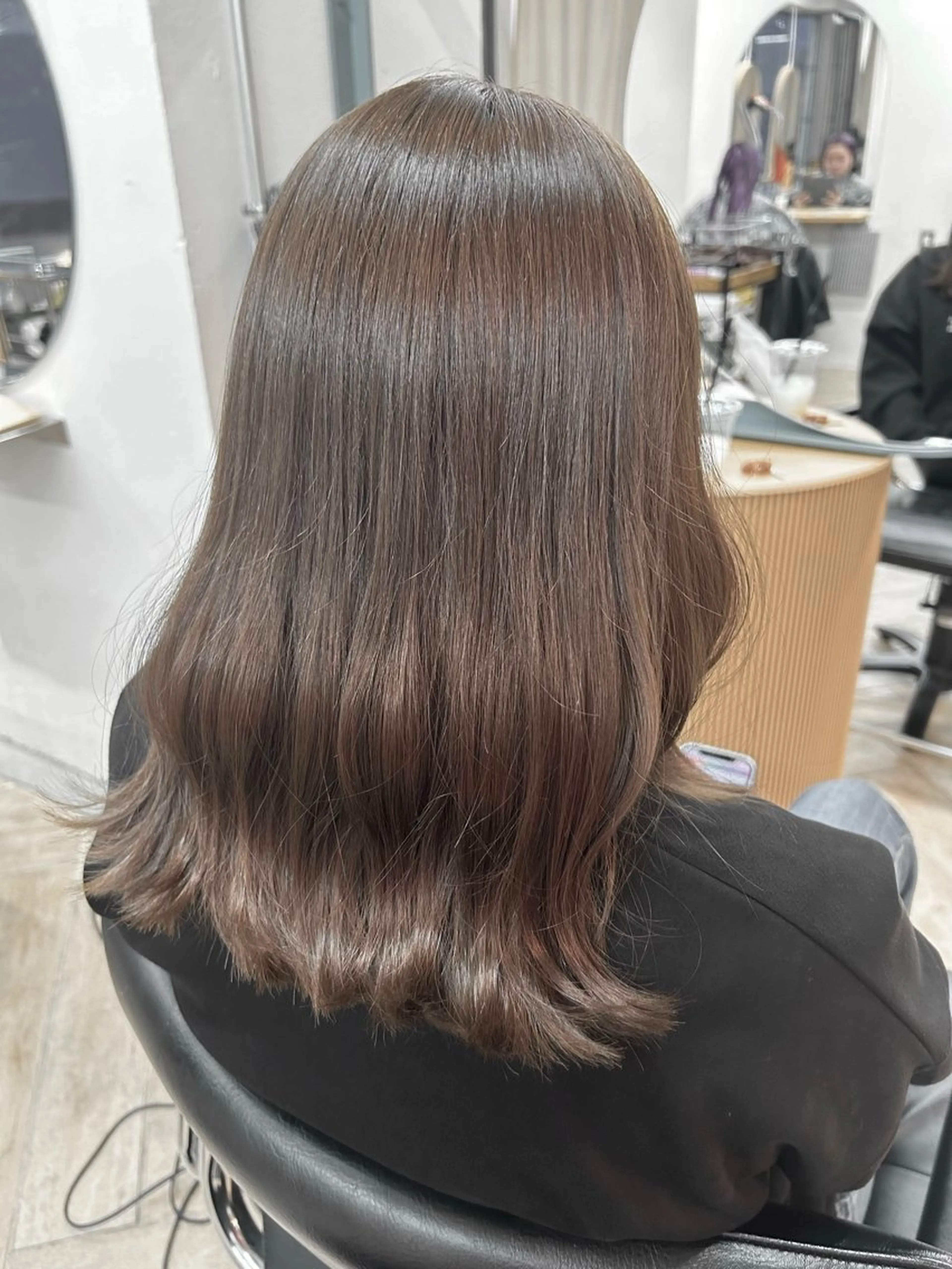 ミディアム カラー ベージュカラー ヘアカラー ベージュ/ダブルカラ ー/新潟駅/青柳萌果のヘアスタイル