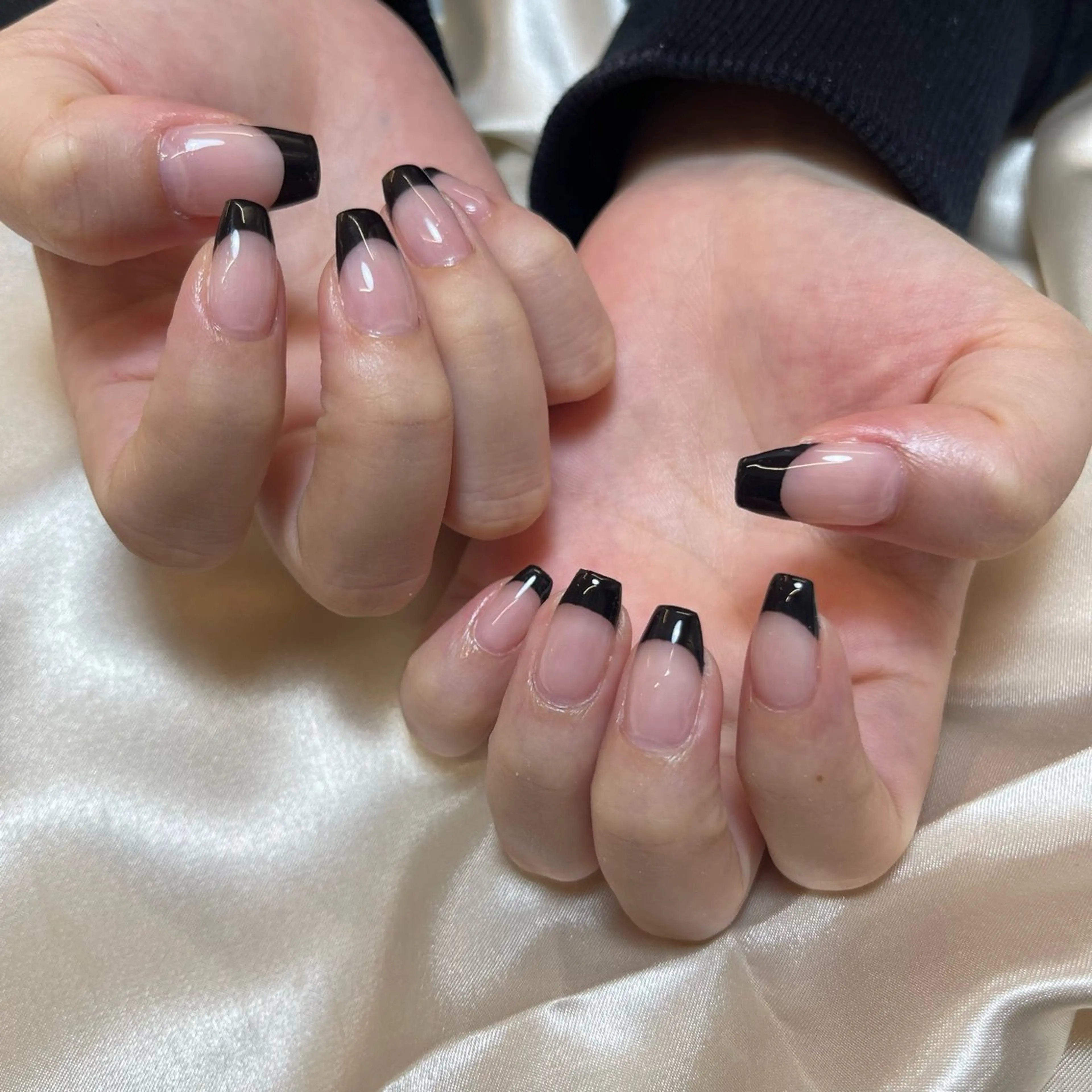 ネイル フレンチネイル 🧁fein. nana🩵のネイルデザイン