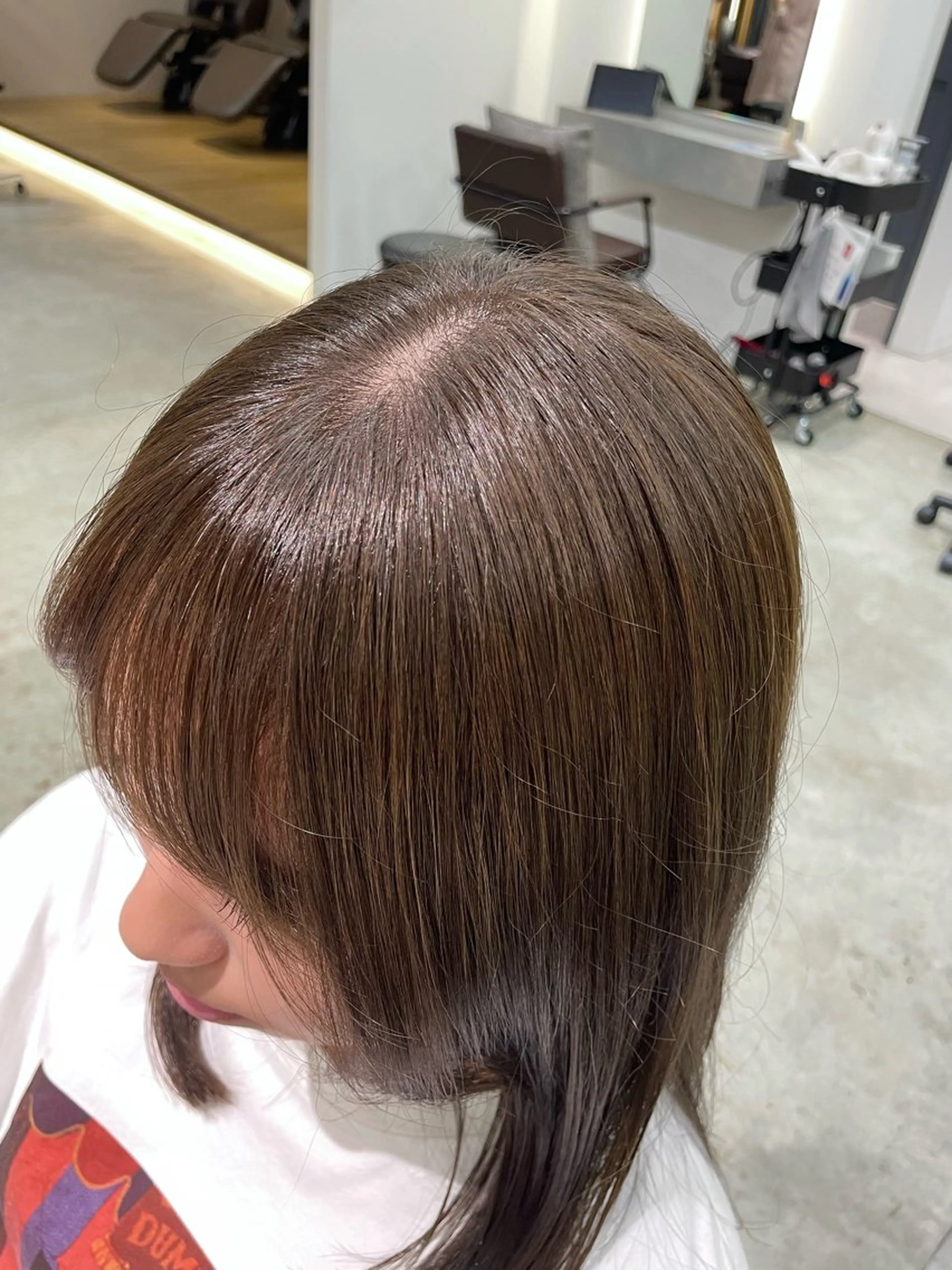 ミディアム カラー ベージュカラー オリーブベージュ はら しおりのヘアスタイル
