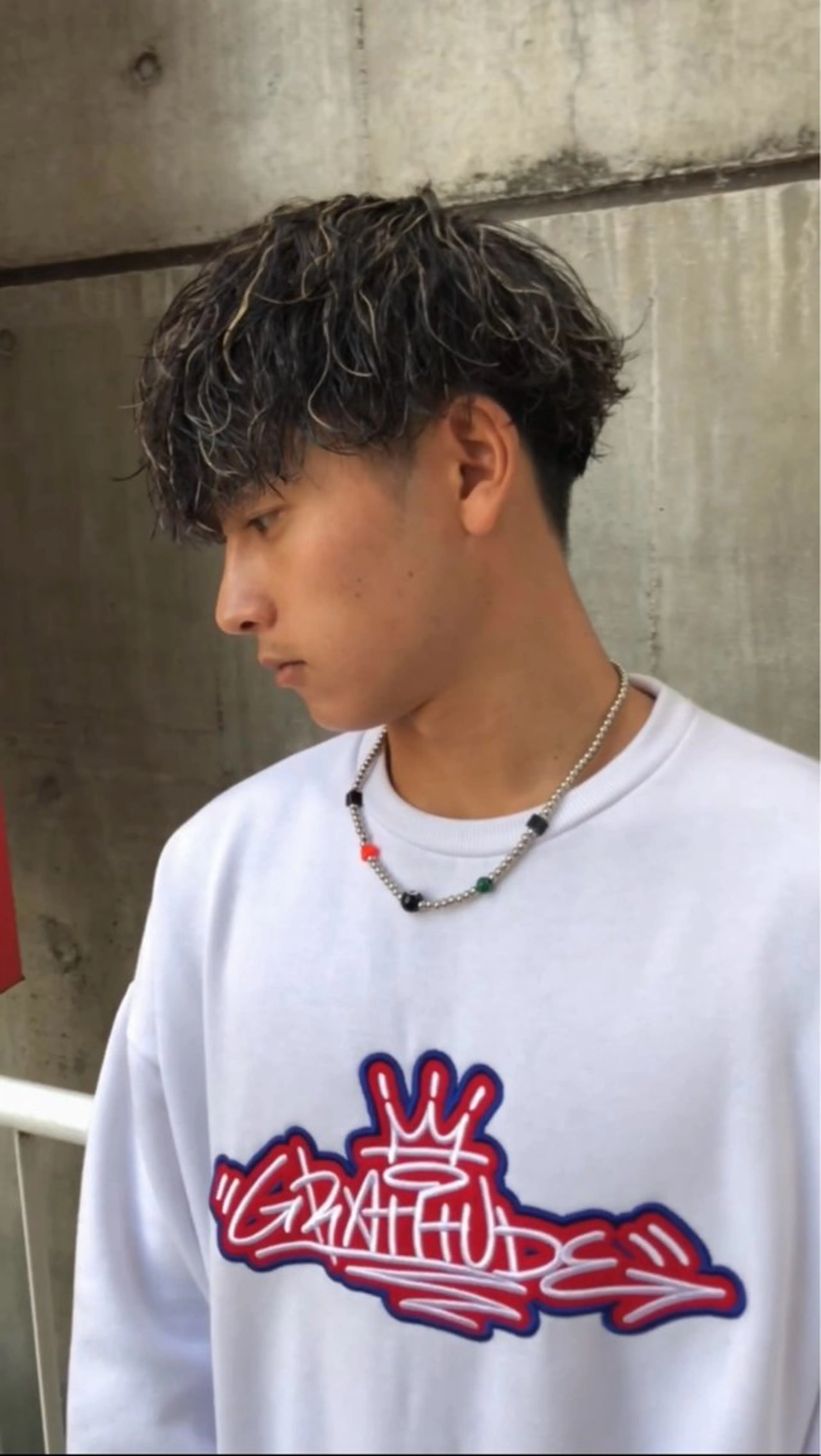 カラー パーマ メンズ メンズハイライト メンズパーマ ハイライトカラー 🔥メンズ圧倒的人気 ROOOMEN松田隆のヘアスタイル